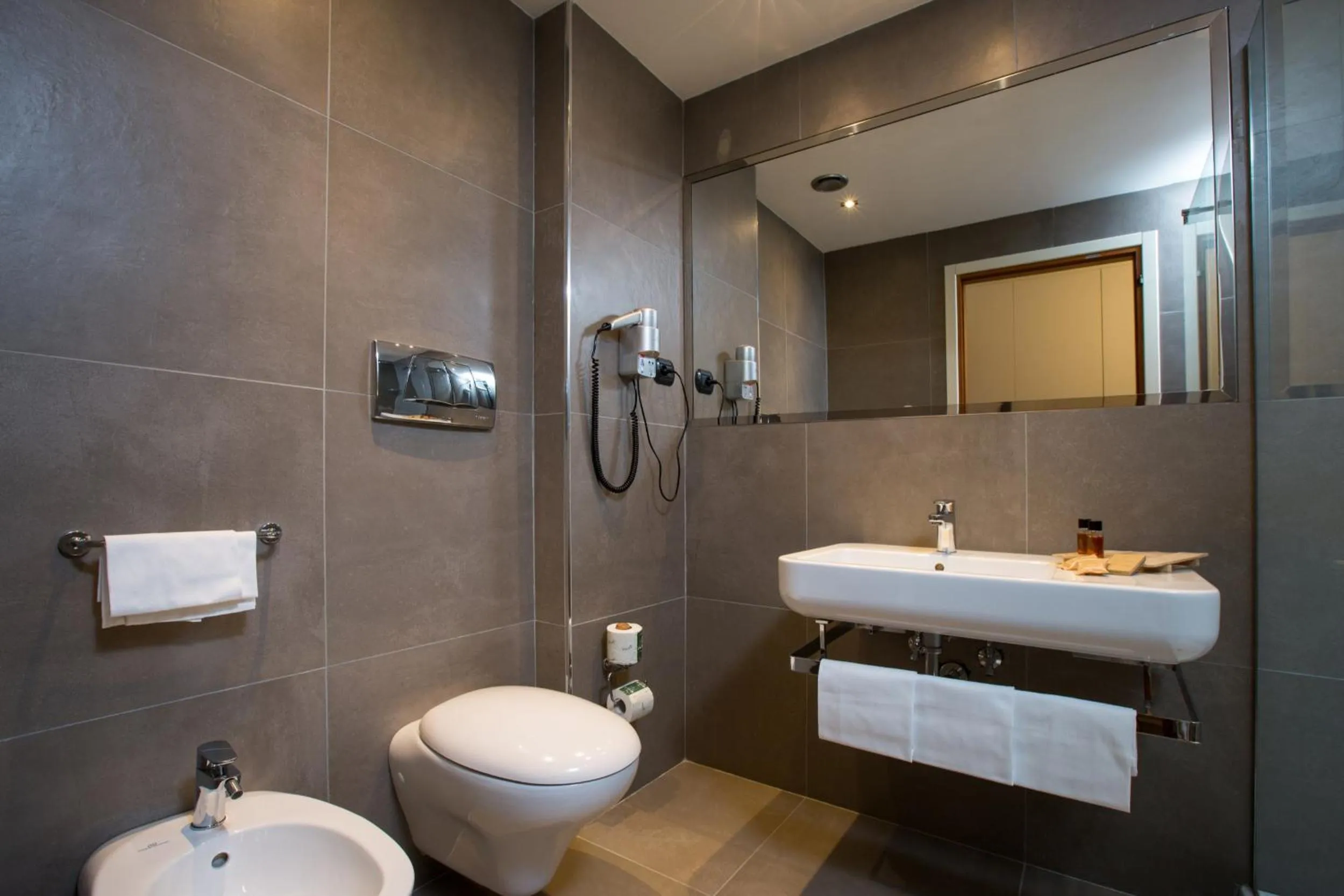 Shower in Toscana Ambassador