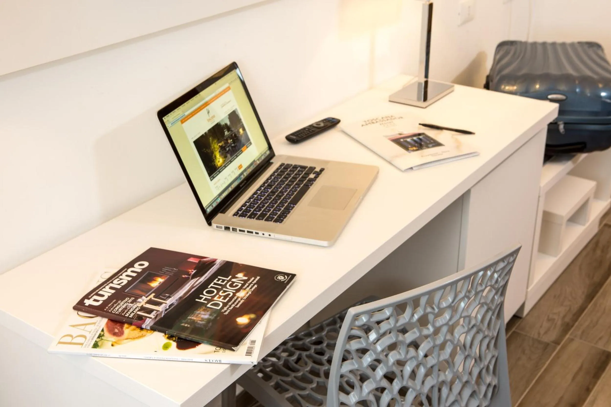 Seating area, Bed in Toscana Ambassador