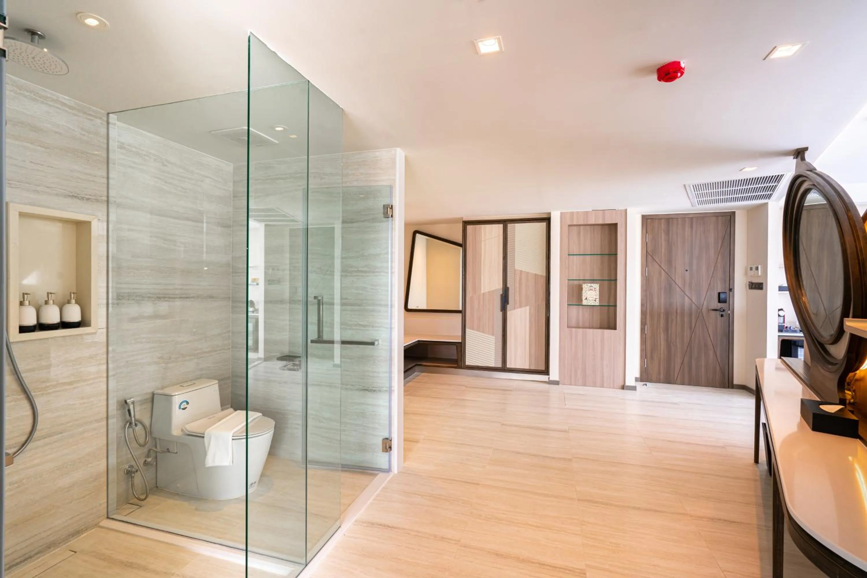Bathroom in Amethyst Hotel Pattaya