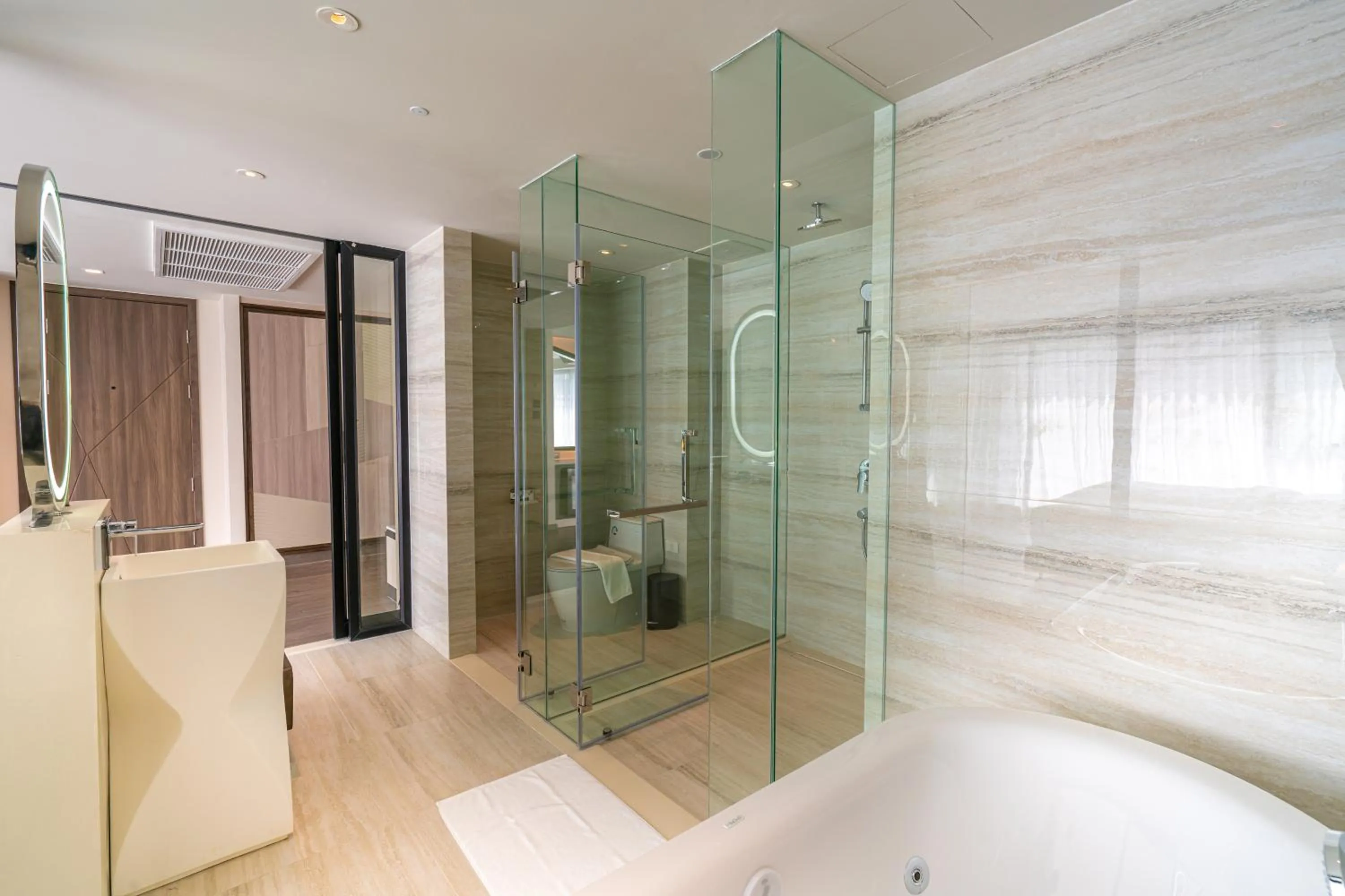 Bathroom in Amethyst Hotel Pattaya