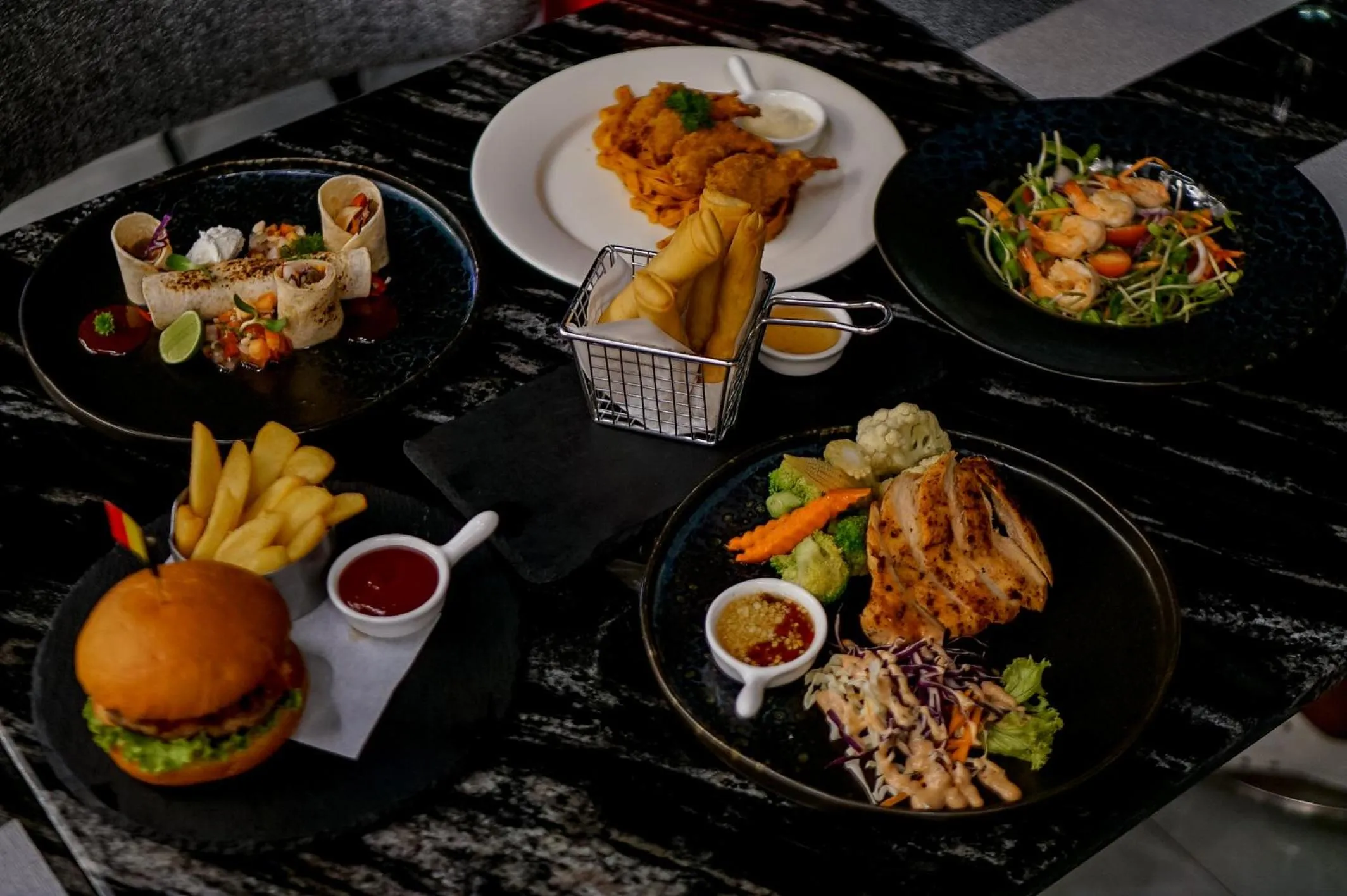 Restaurant/places to eat in Amethyst Hotel Pattaya