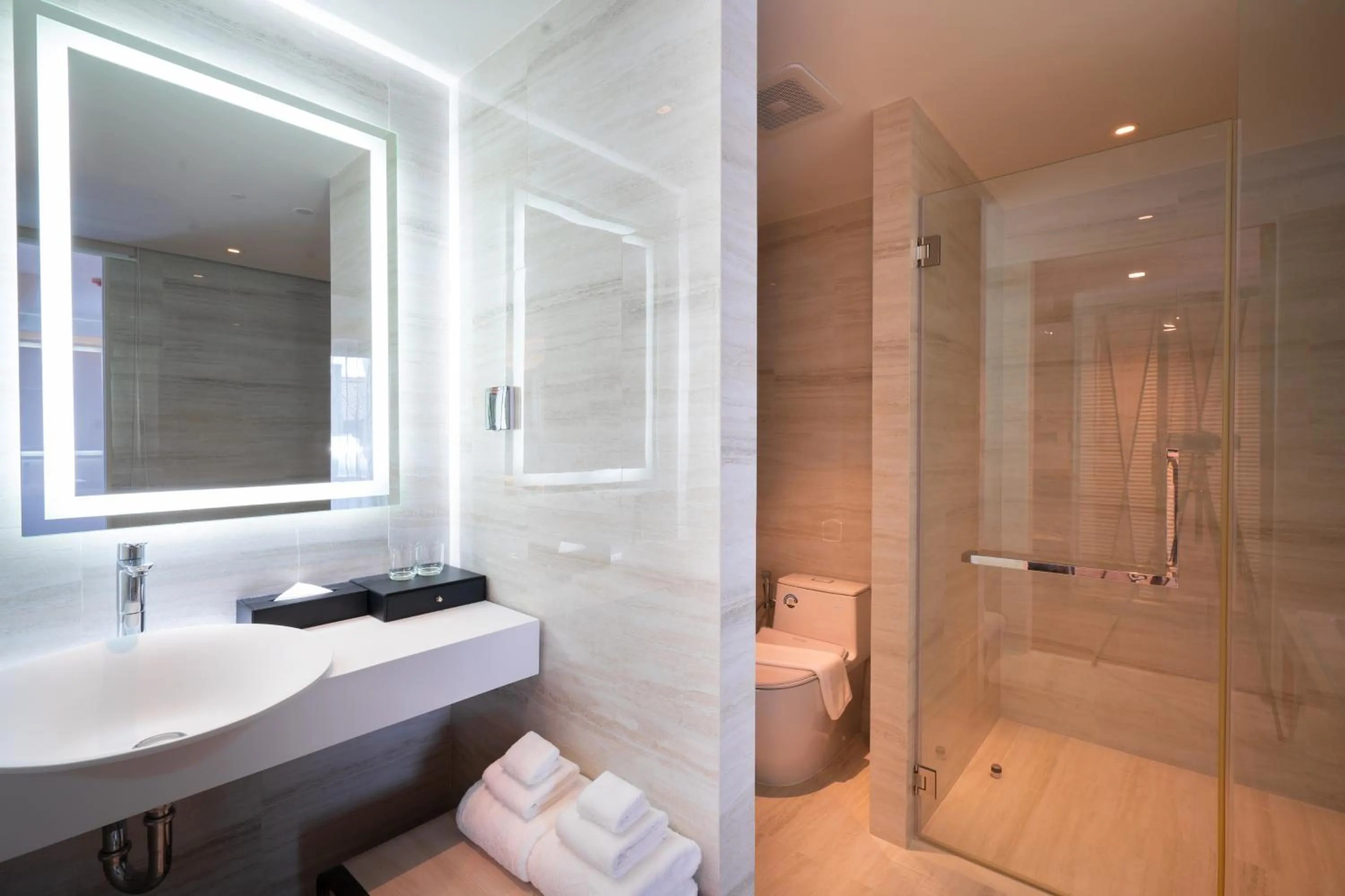 Bathroom in Amethyst Hotel Pattaya