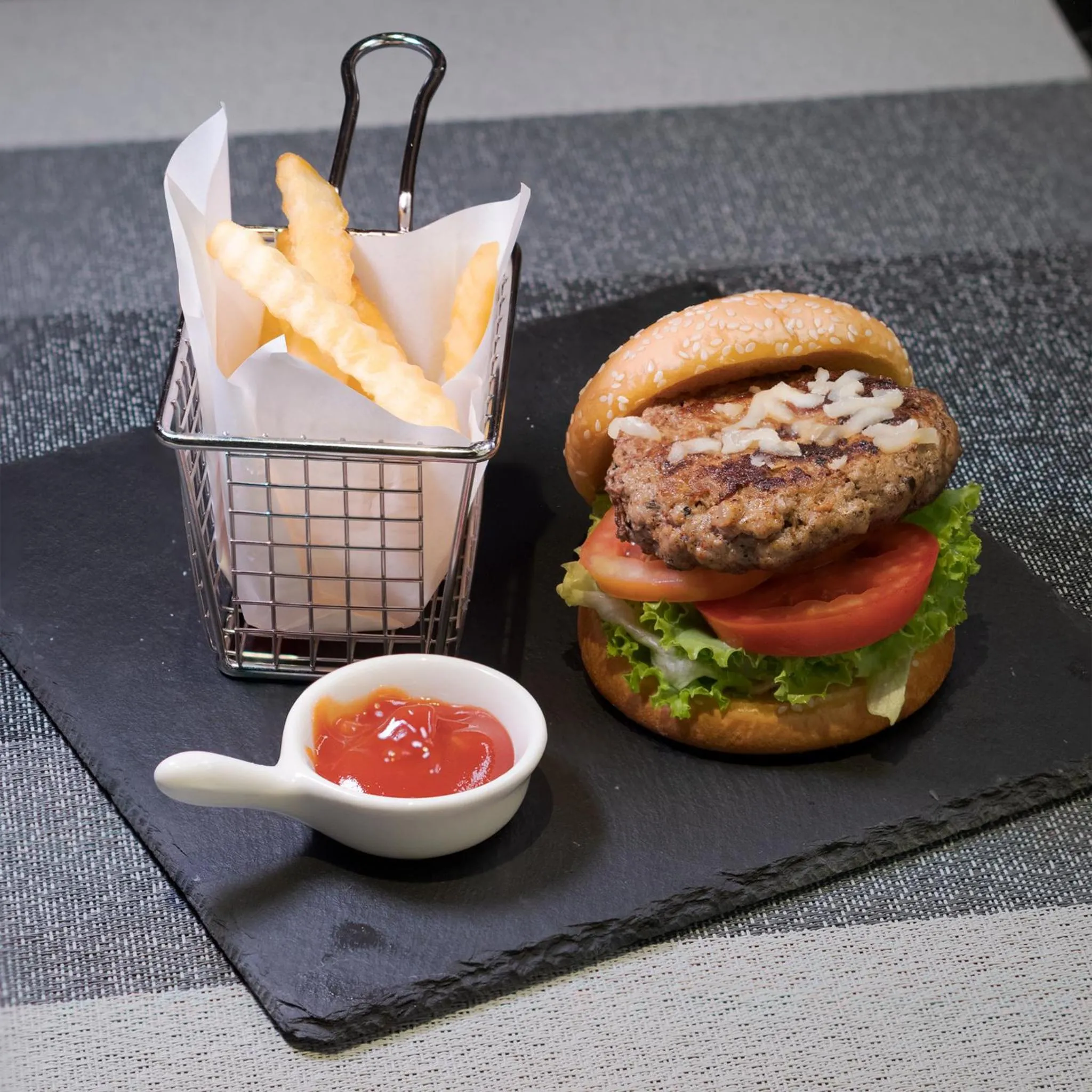 Restaurant/places to eat in Amethyst Hotel Pattaya