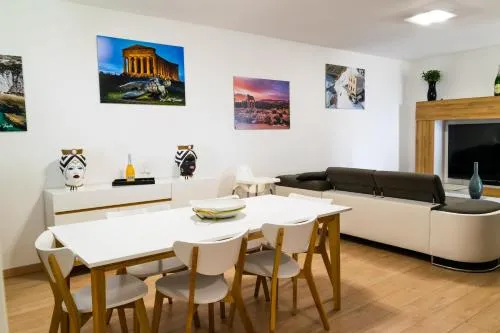 Diana Holiday Home
