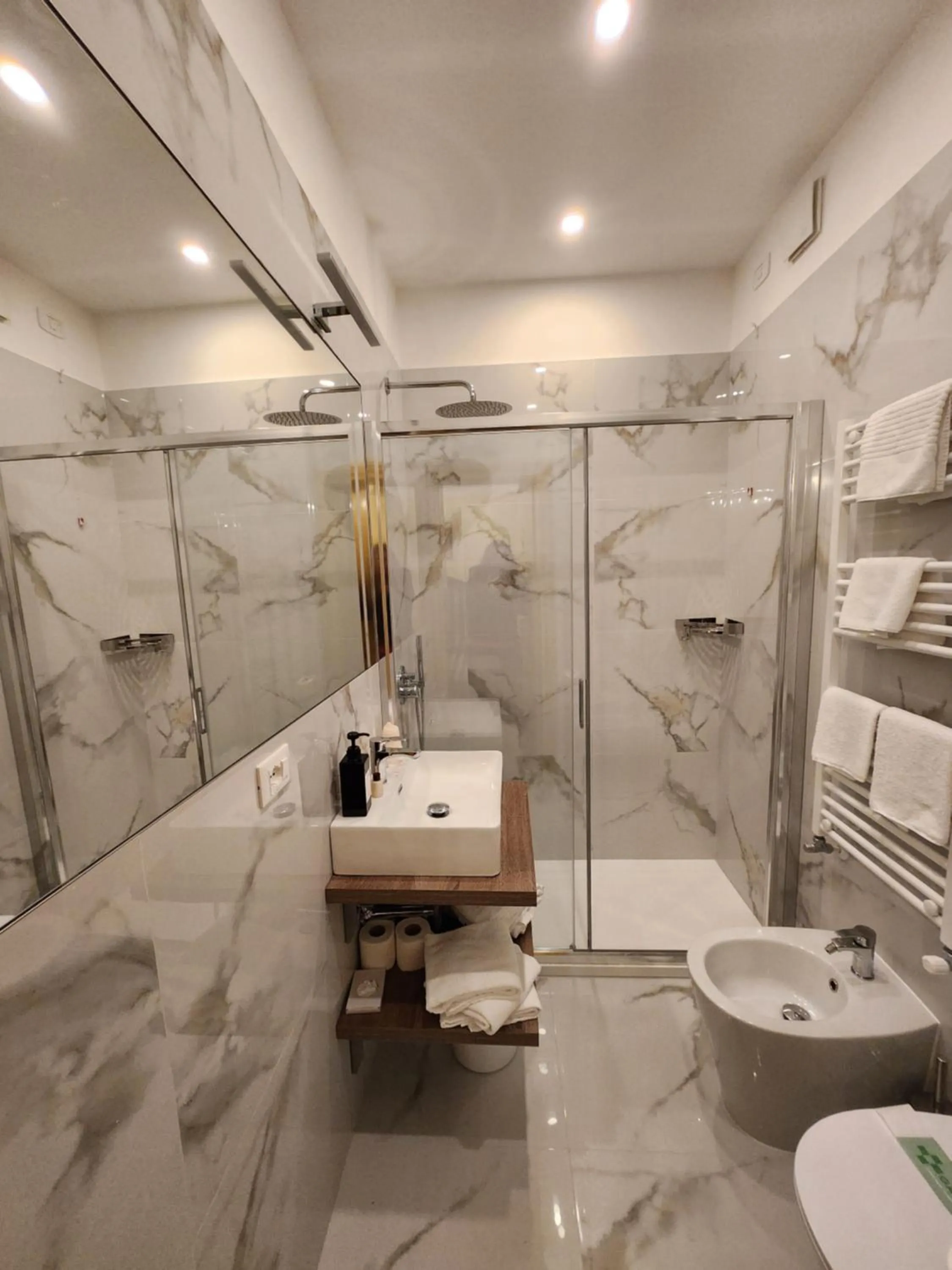 Bathroom in Hotel Villa Edera