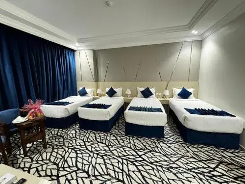 Premium Quadruple Room in Suites Al Maqam Hotel Premium Quadruple Room in Suites Al Maqam Hotel