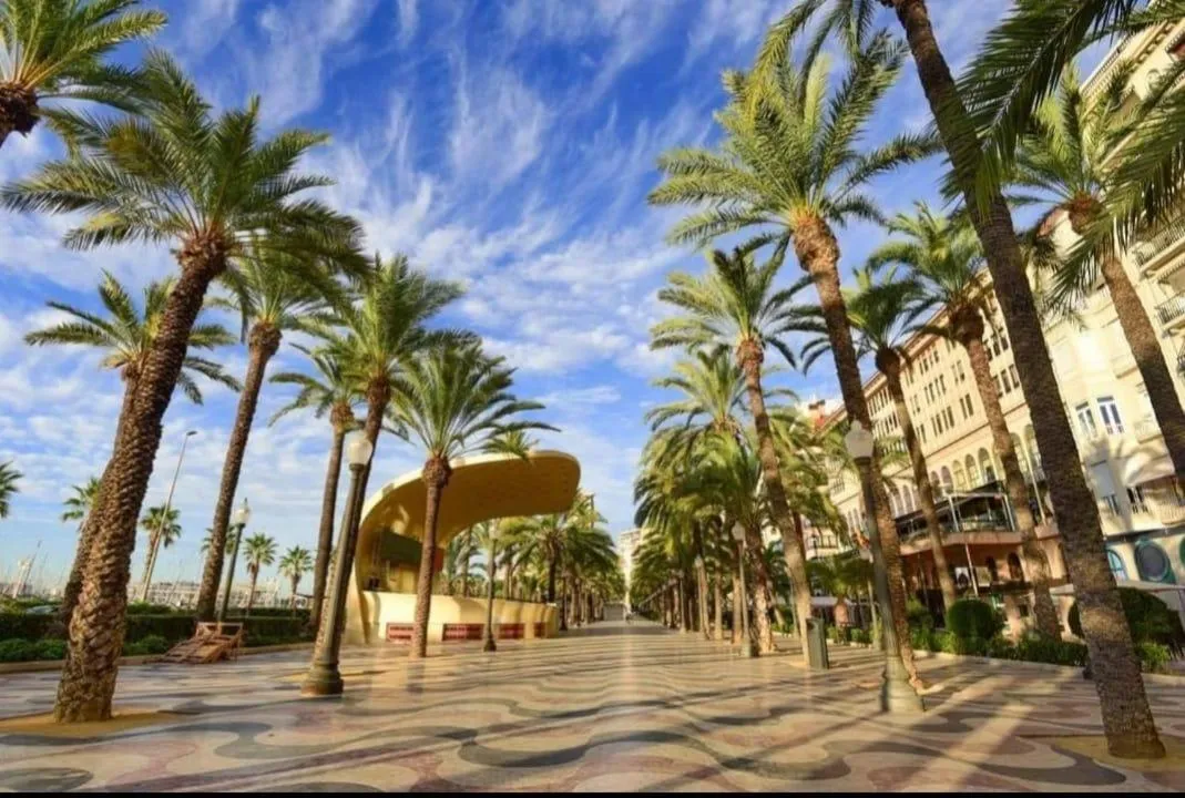 Neighbourhood in LA CASA MORISCA