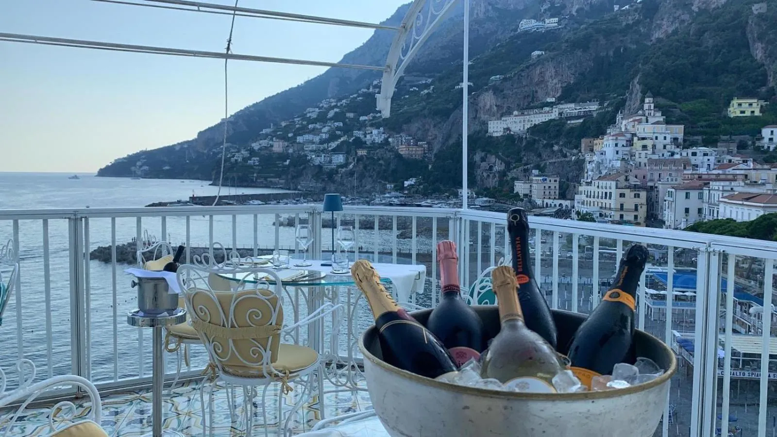 Restaurant/places to eat in Hotel Marina Riviera