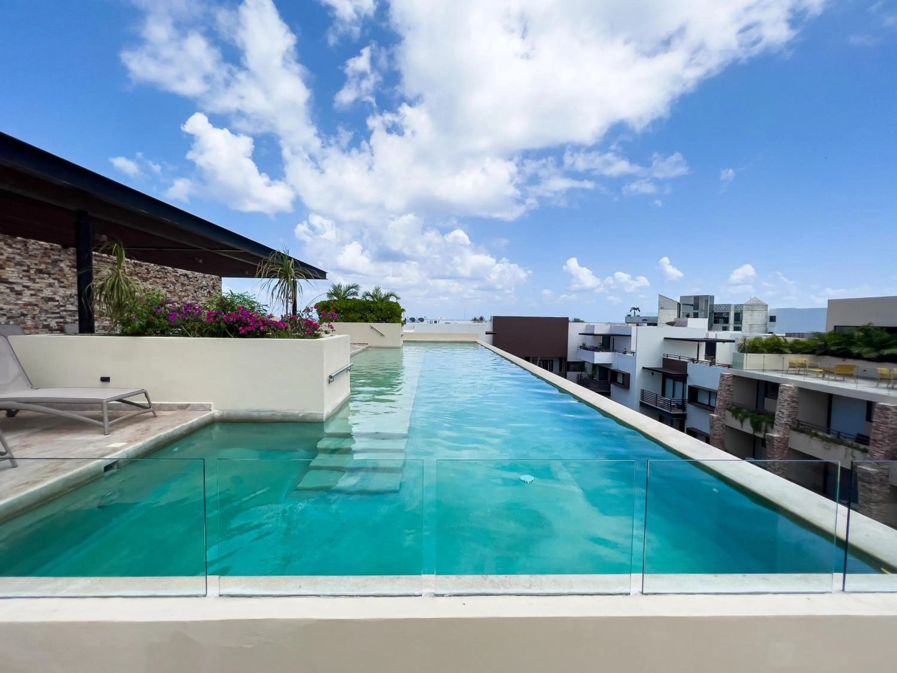 Swimming pool in 'Syrena Luxury Caribbean' Heart of Playa del Carmen - Fast Wi-fi - Sea Views