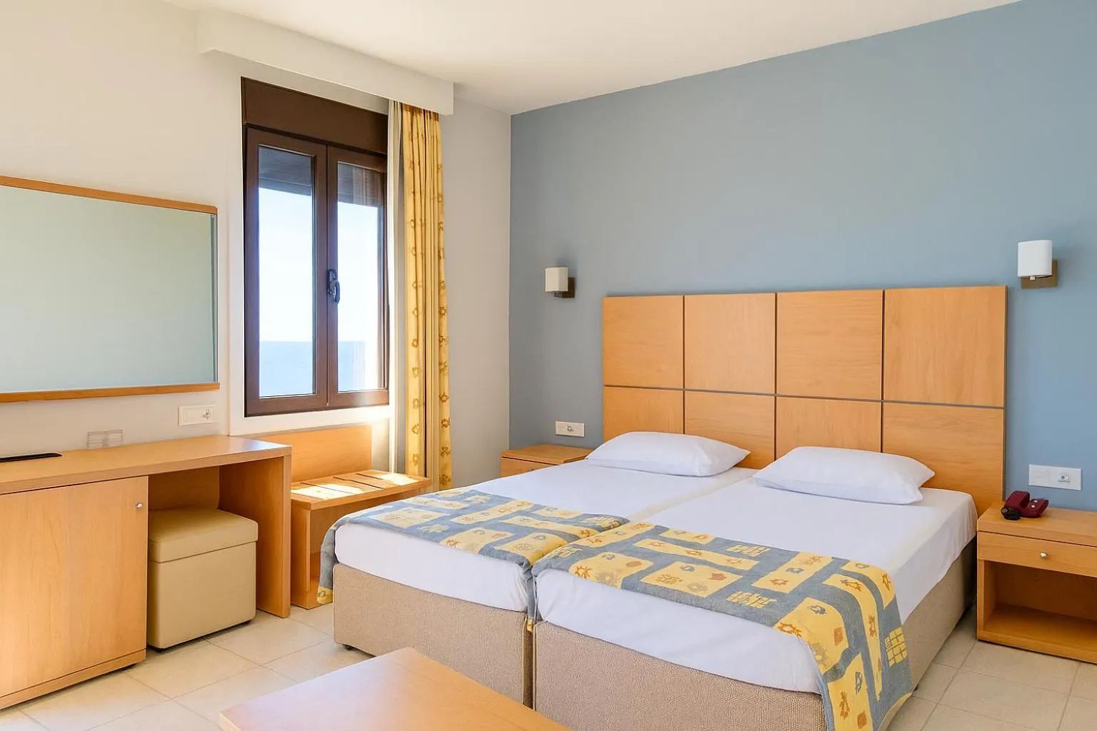 Bed in Flisvos Hotel