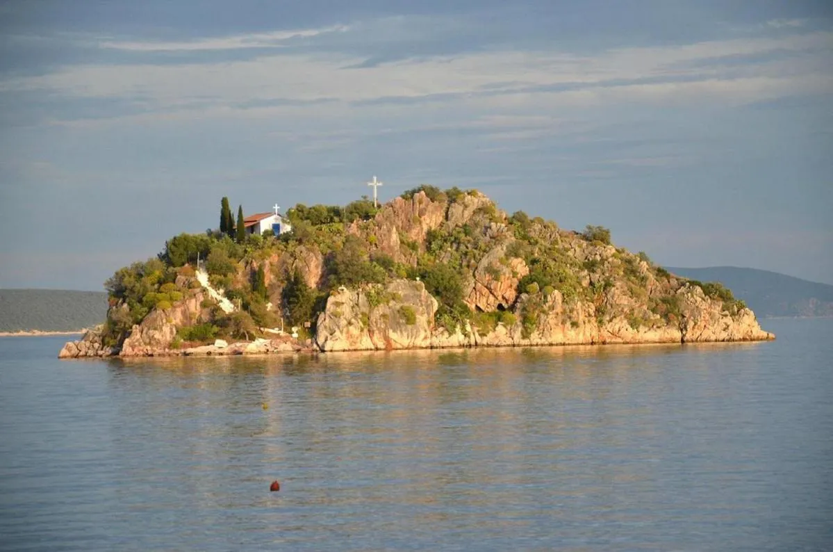 Location in Flisvos Hotel