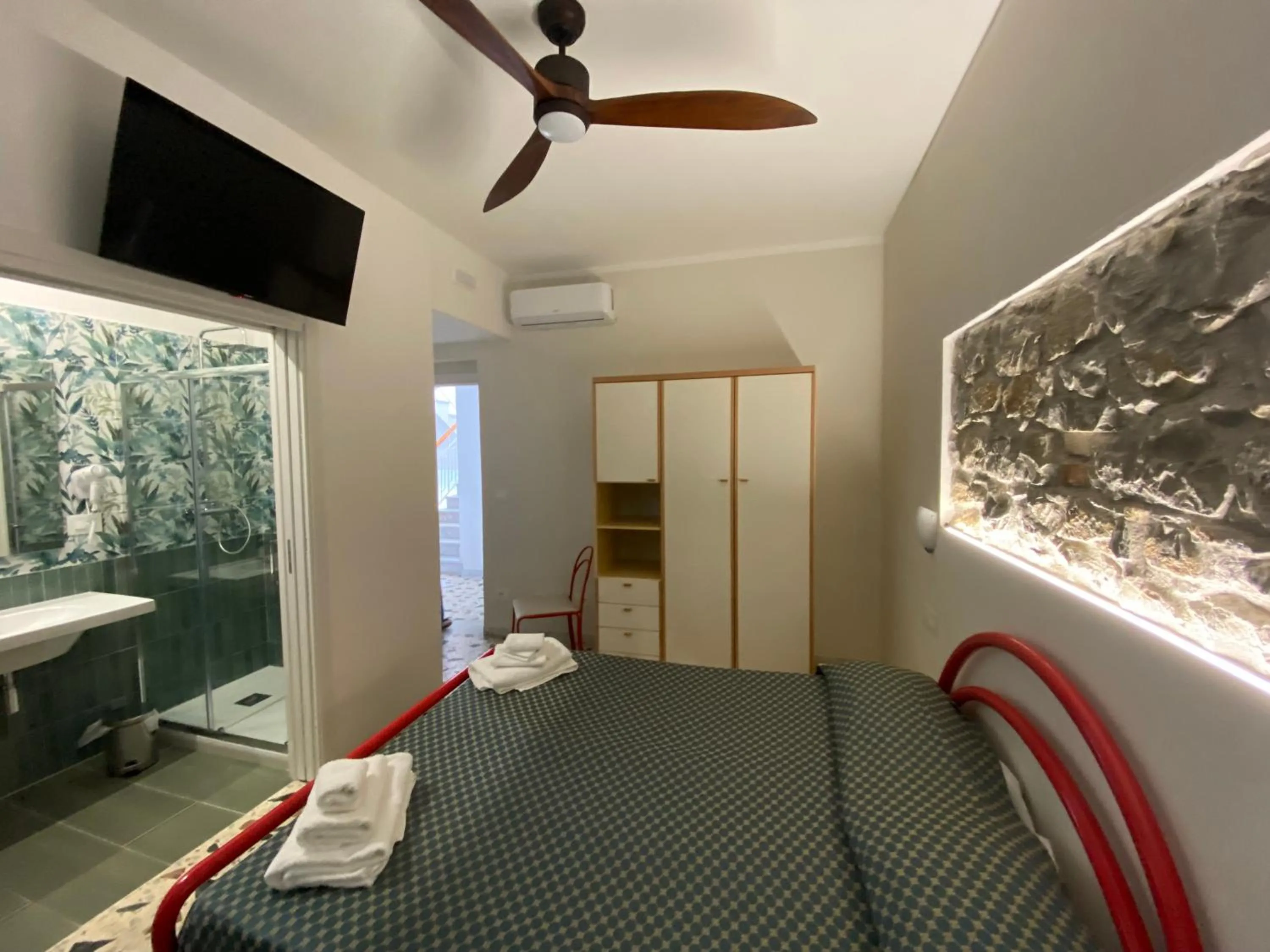 Bed in Cinquestelle Albergo del centro storico