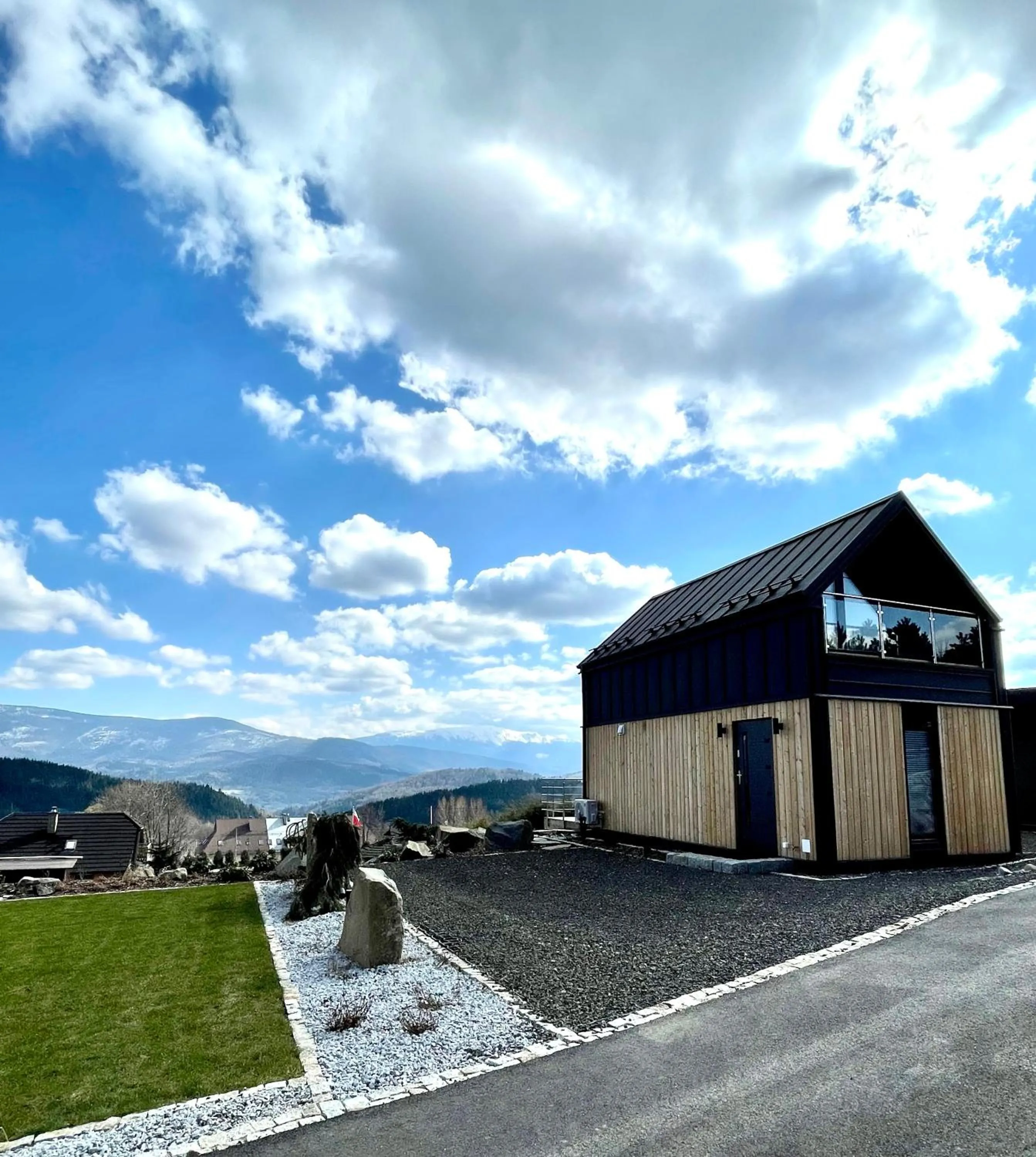 Property building in Cuda Natury - Niebo, Wiatr, Ziemia