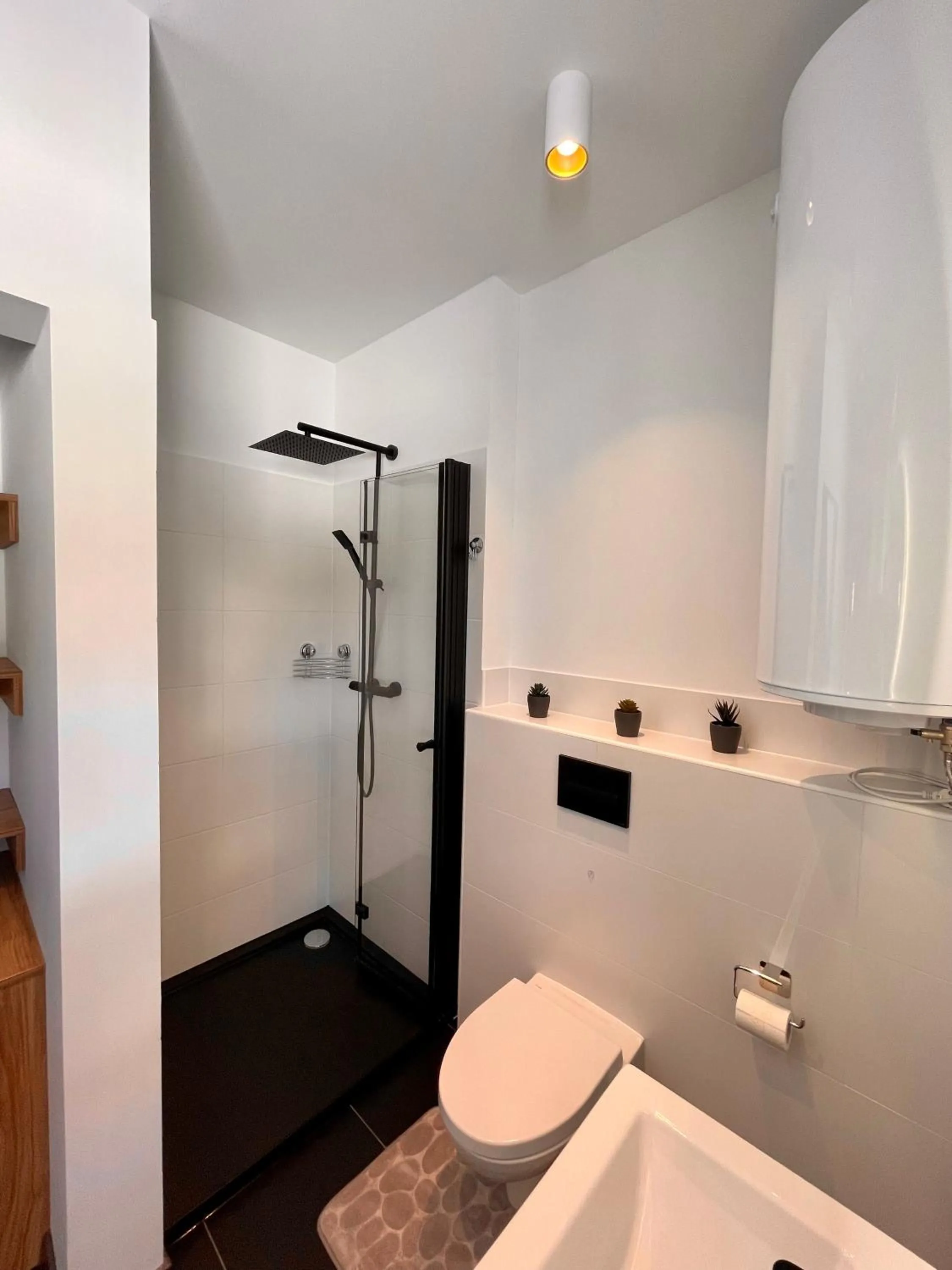 Bathroom in Cuda Natury - Niebo, Wiatr, Ziemia