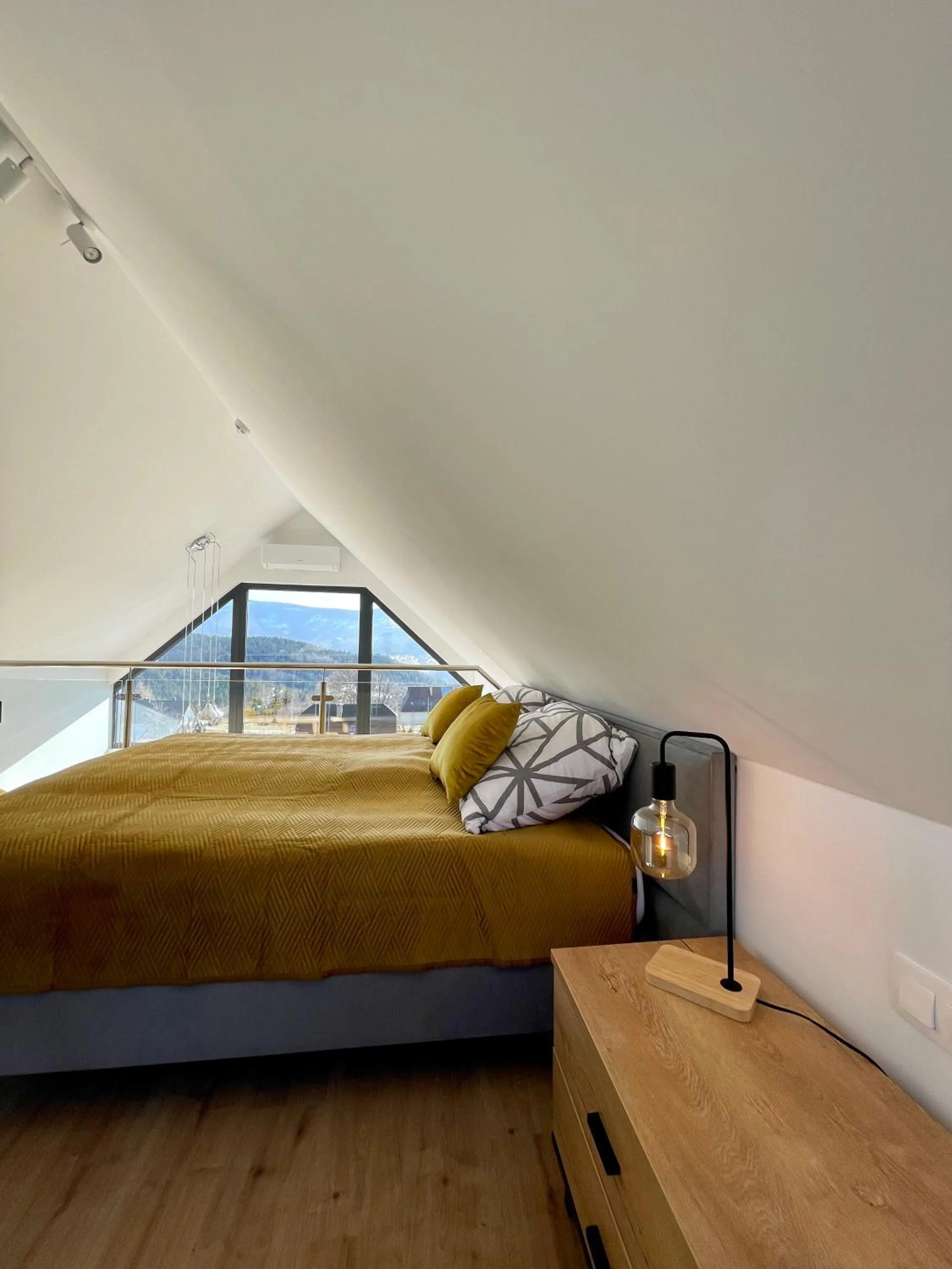 Bed in Cuda Natury - Niebo, Wiatr, Ziemia