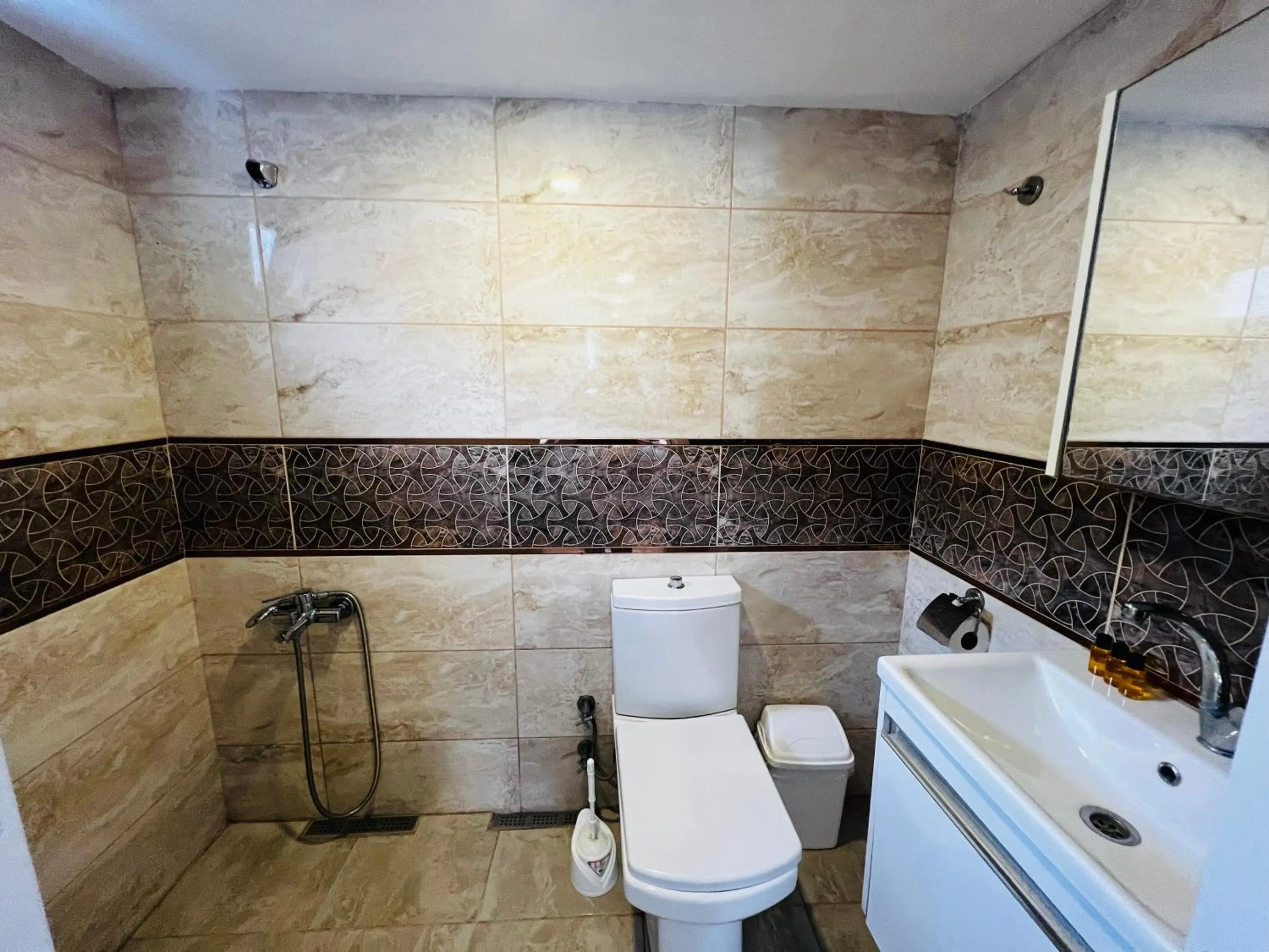 Giritli Rum Meyhanesi & Butik Otel