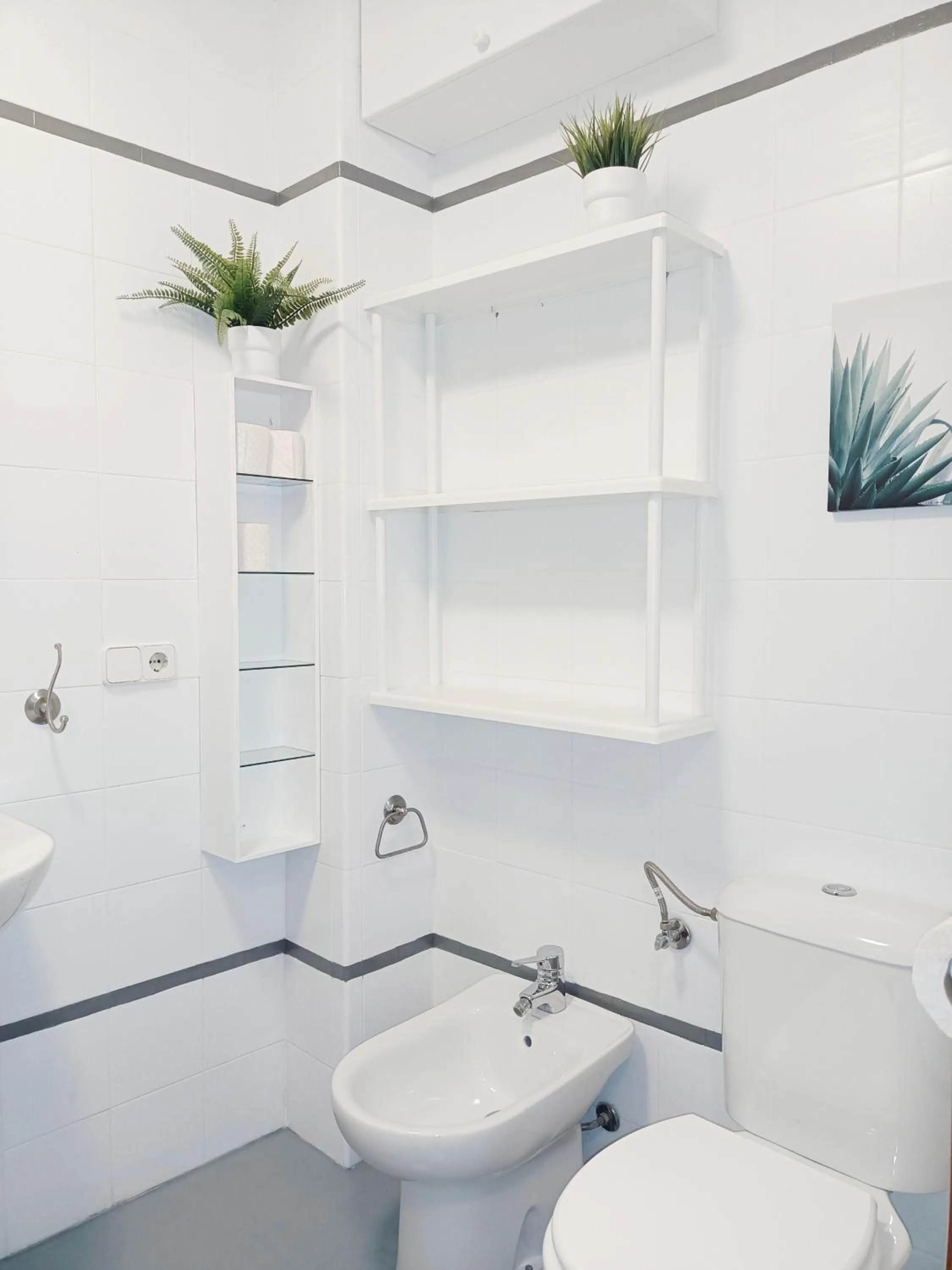 Bathroom in Palacio de Dueñas Private Terrace