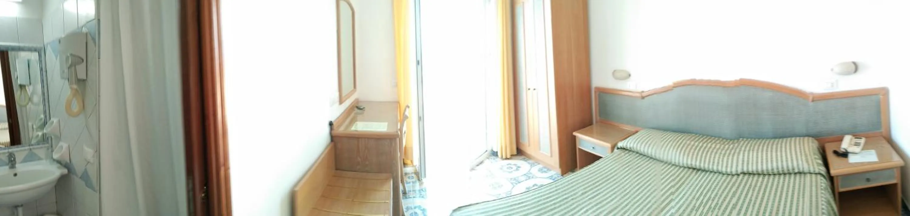 Bed in Casthotels Tramonto d'oro Terme