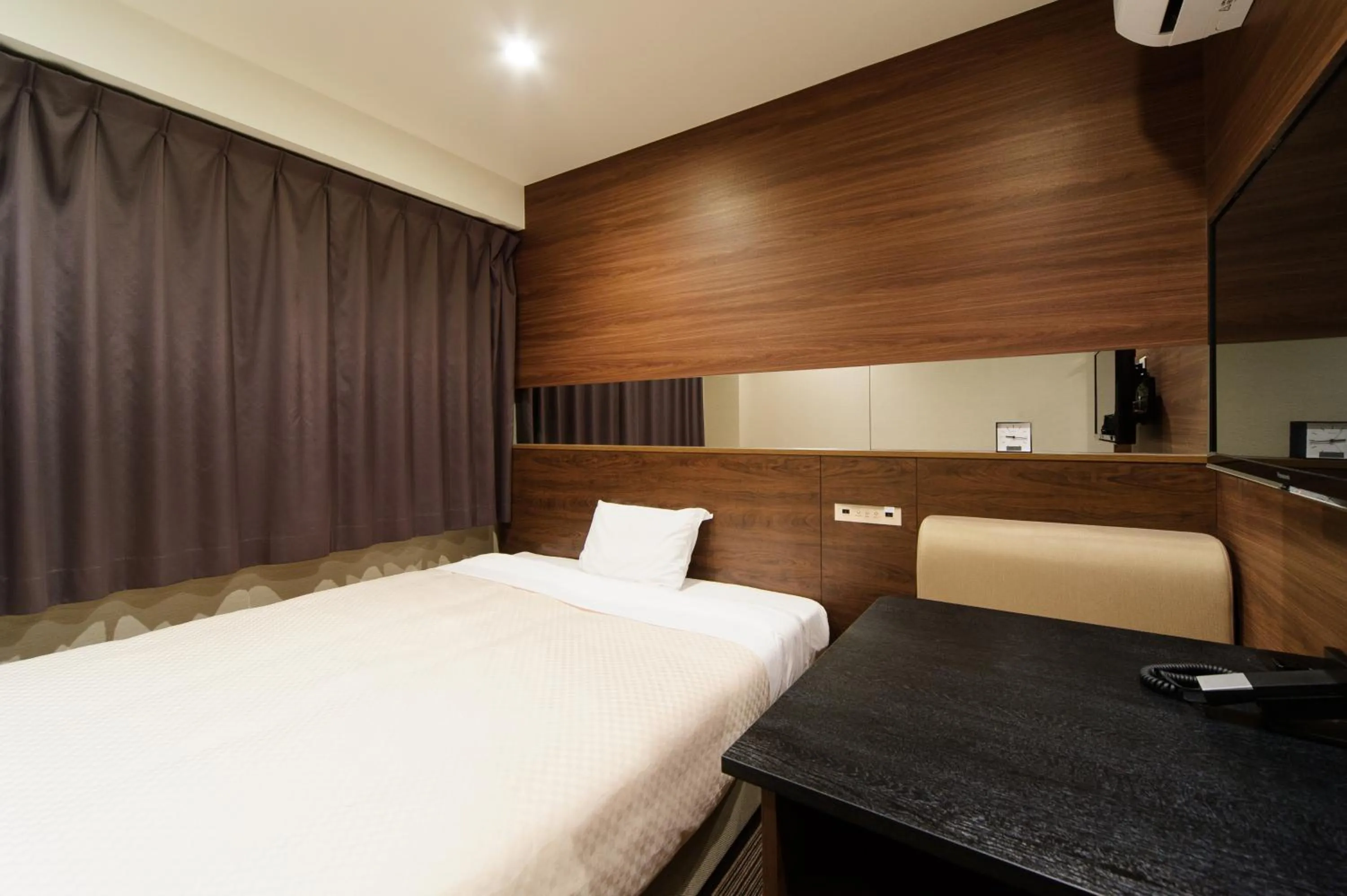 Bed in Osaka Fujiya Hotel