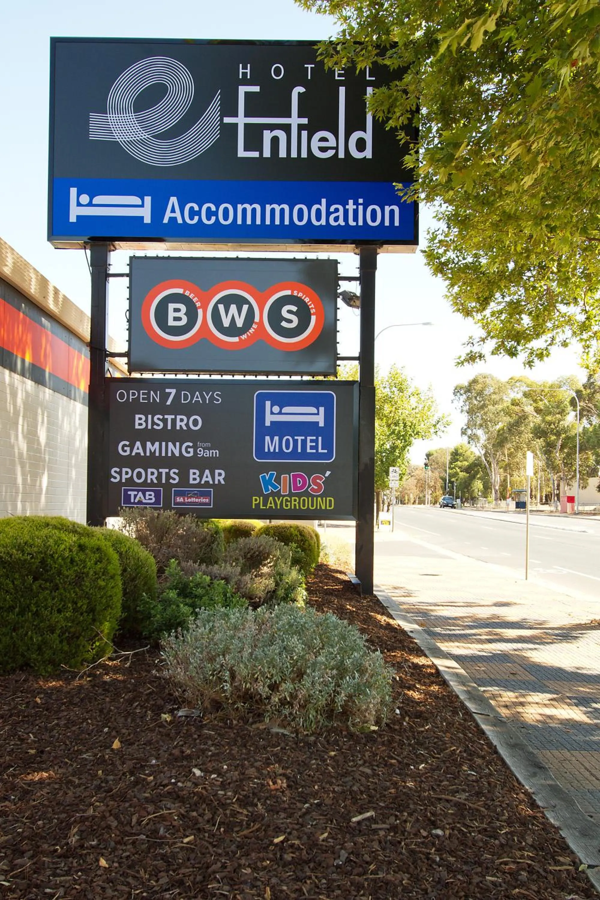 Facade/entrance in Enfield Hotel