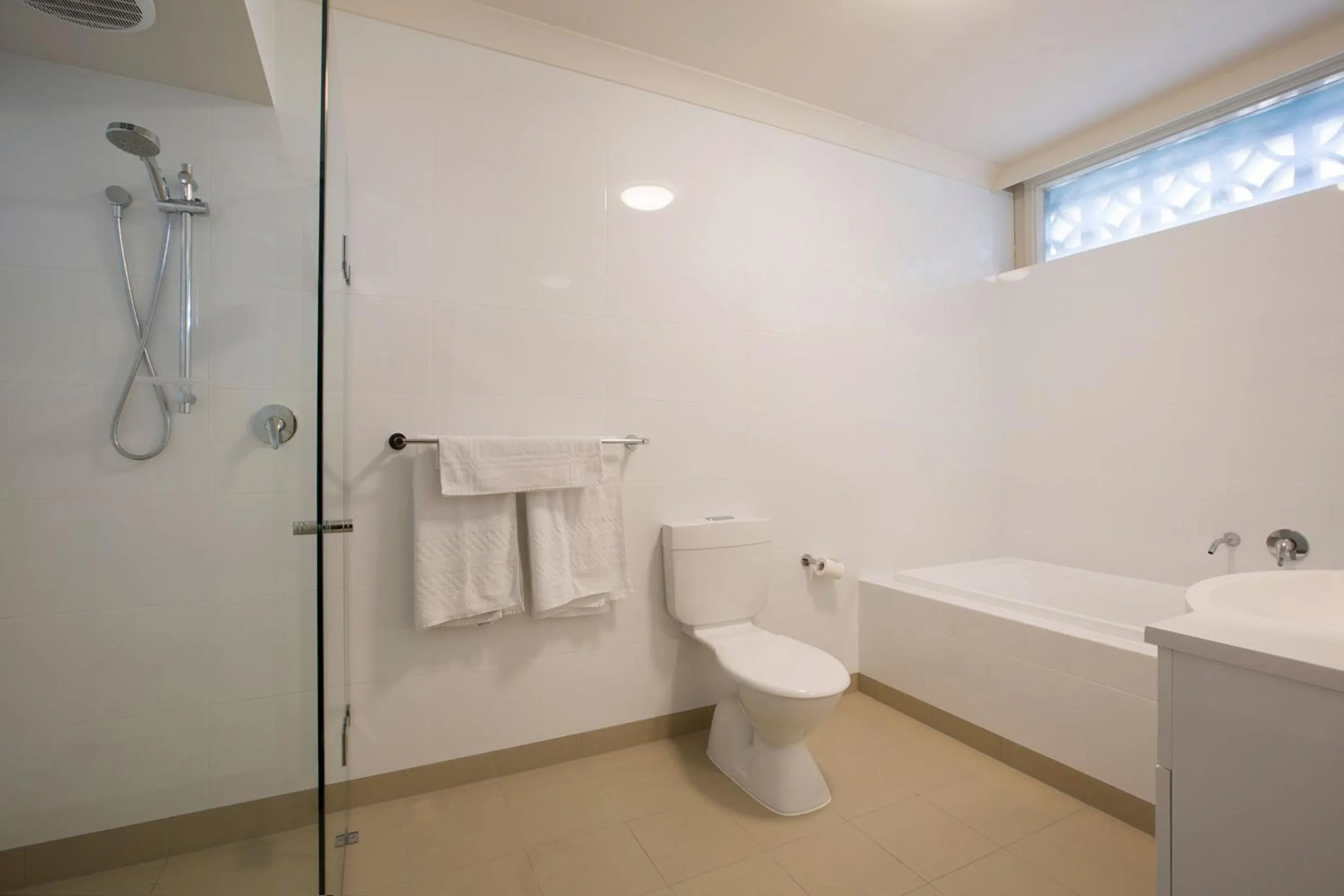 Photo of the whole room in Enfield Hotel