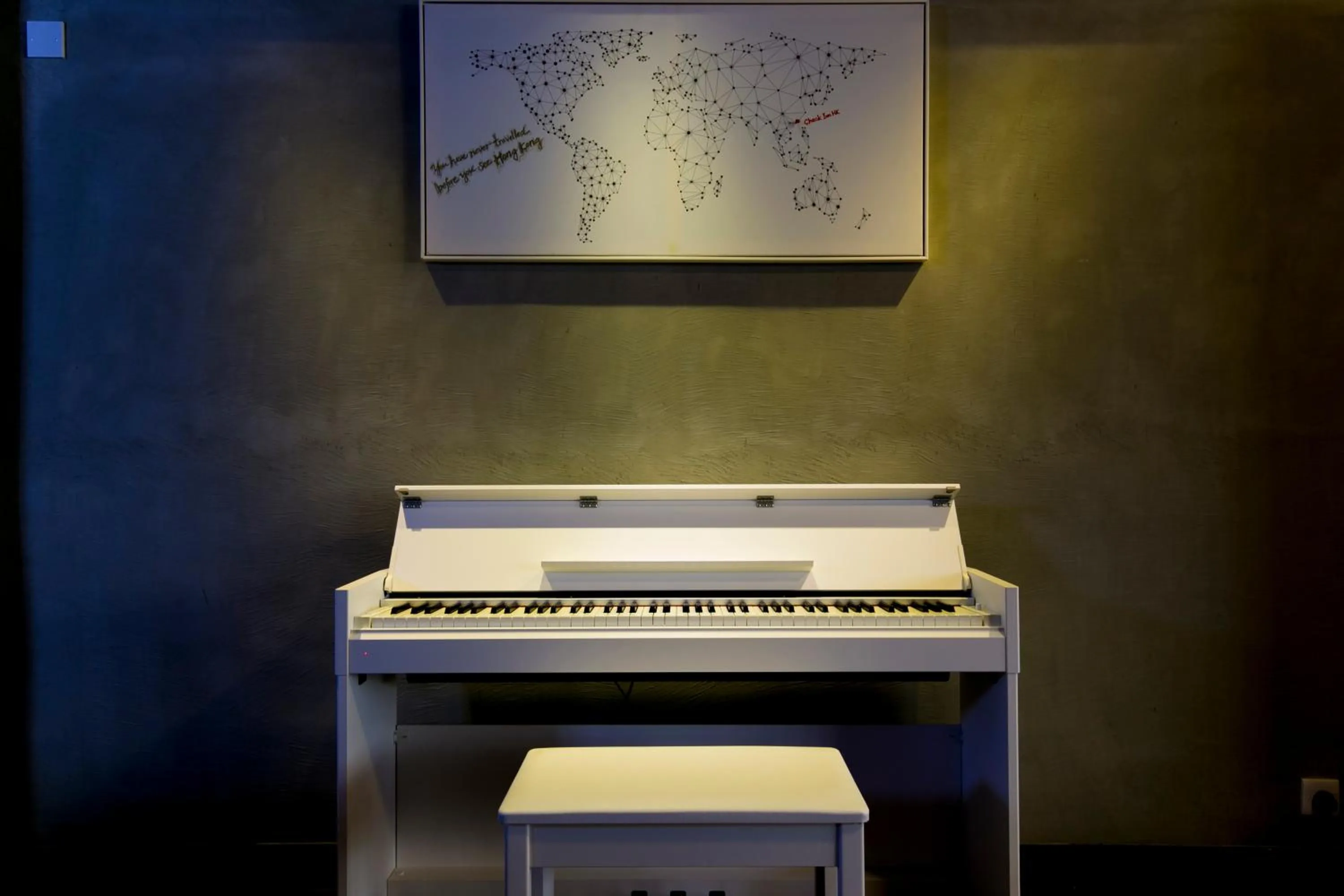 Area and facilities in Check Inn HK