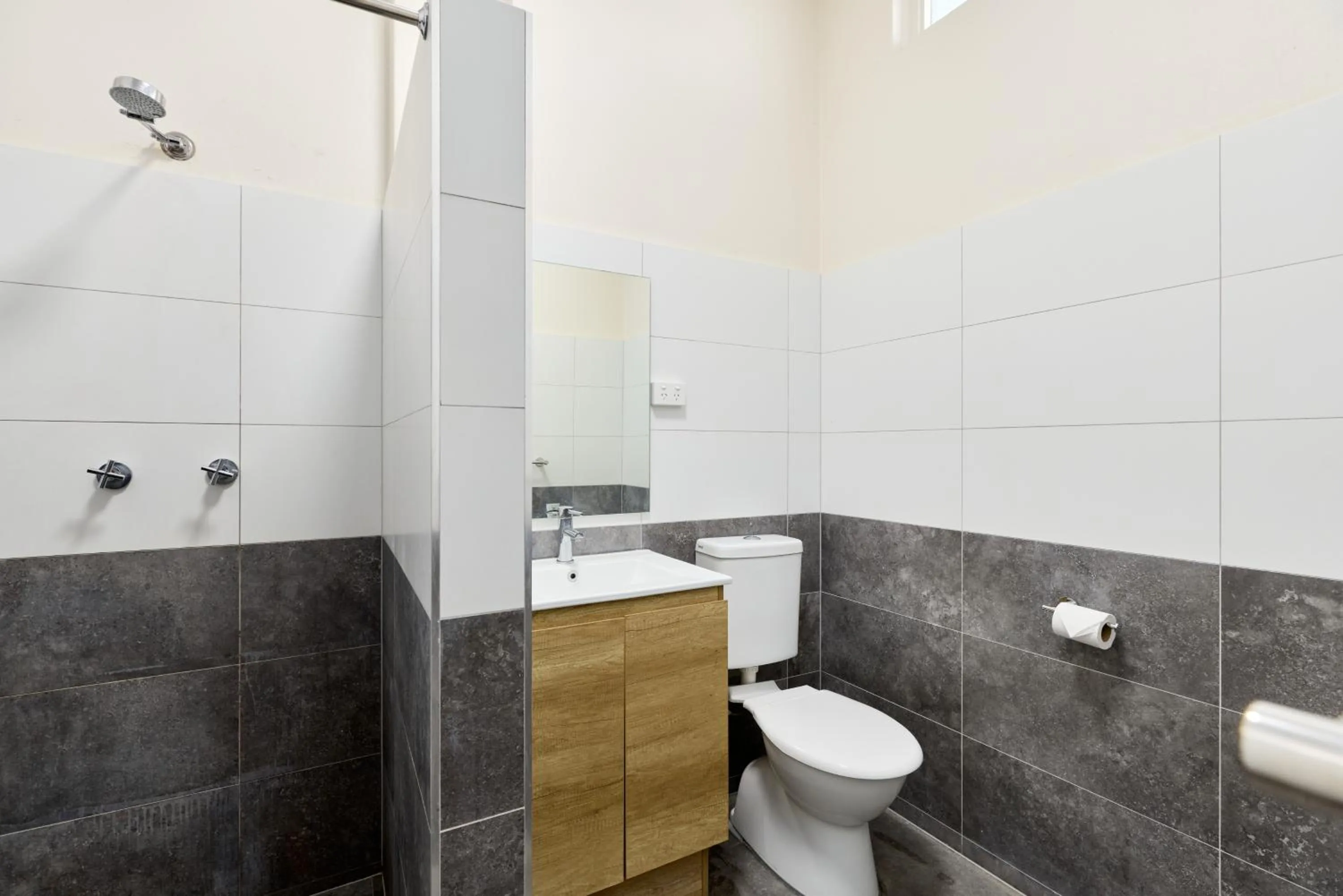 Bathroom in Inala Hotel