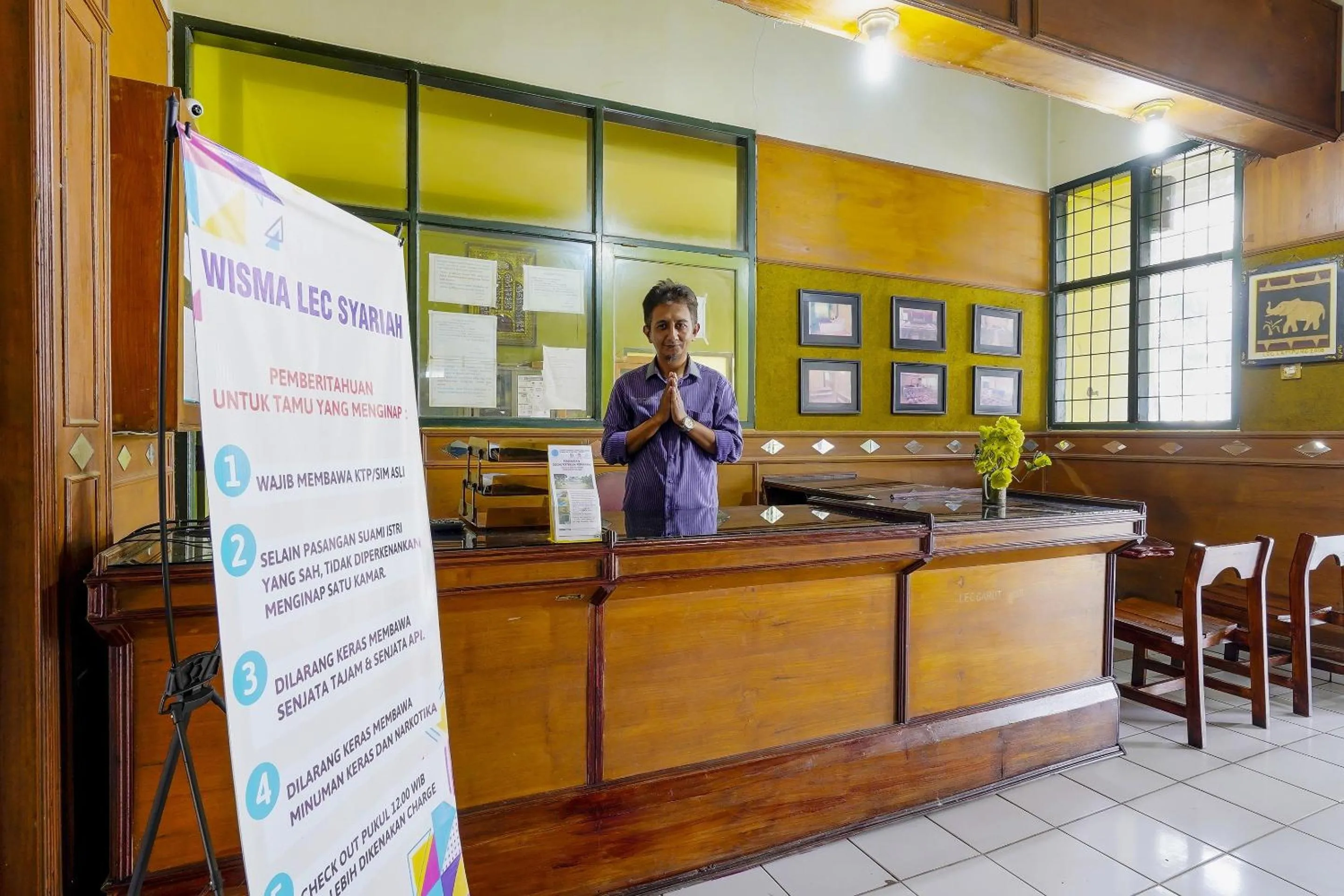 Lobby or reception in Hotel O Wisma Lec Syariah