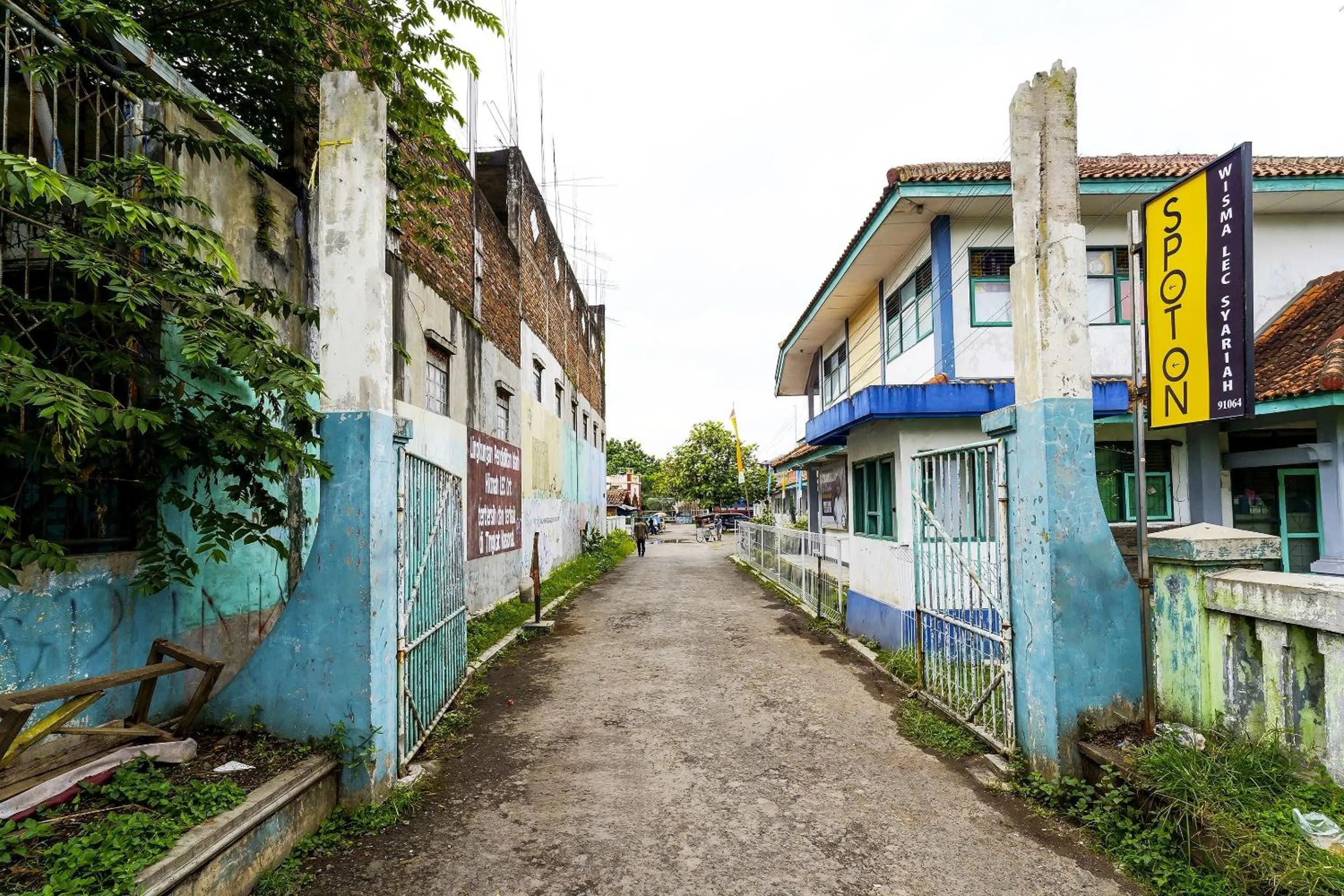 Facade/entrance in Hotel O Wisma Lec Syariah