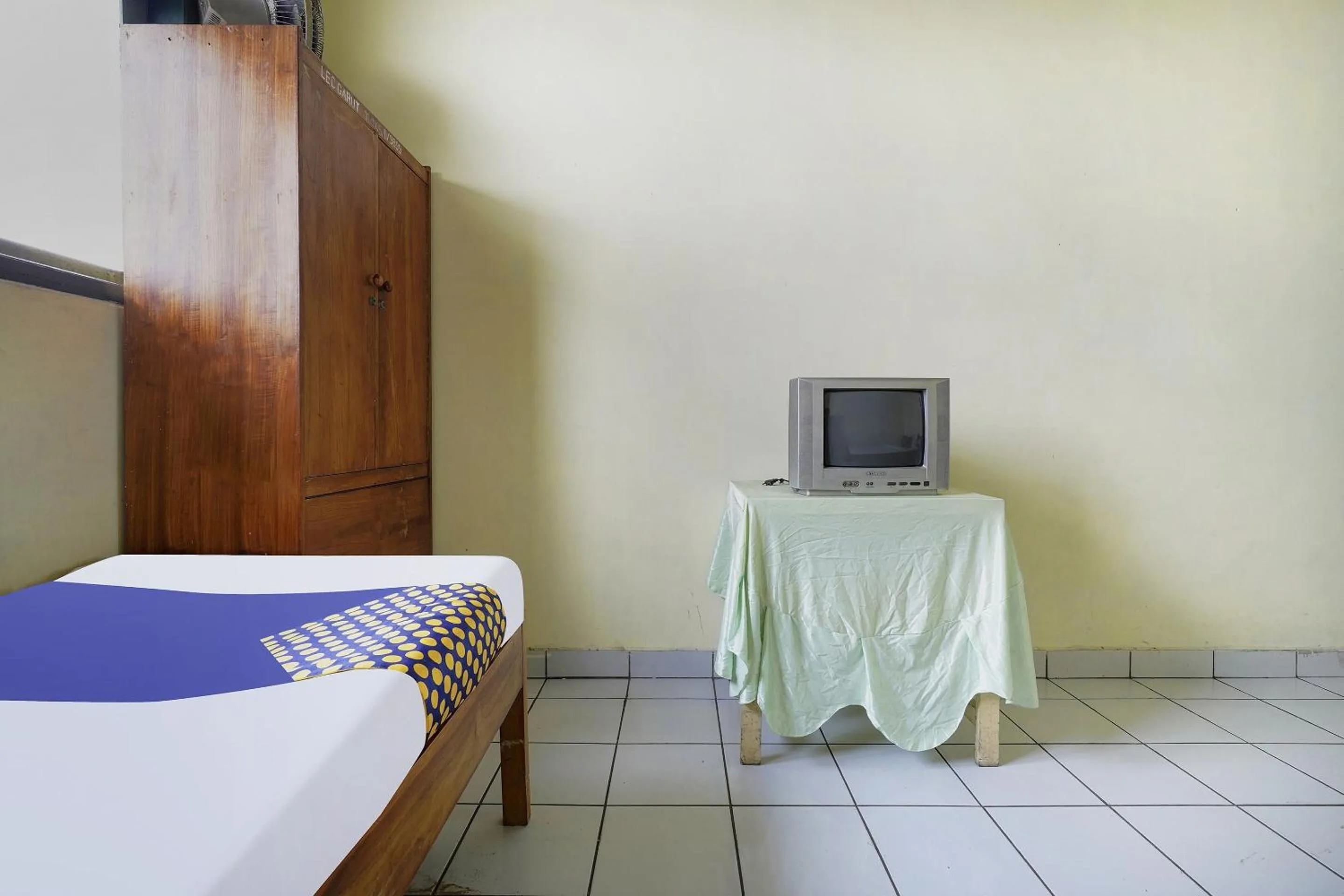 Bedroom, Bed in Hotel O Wisma Lec Syariah