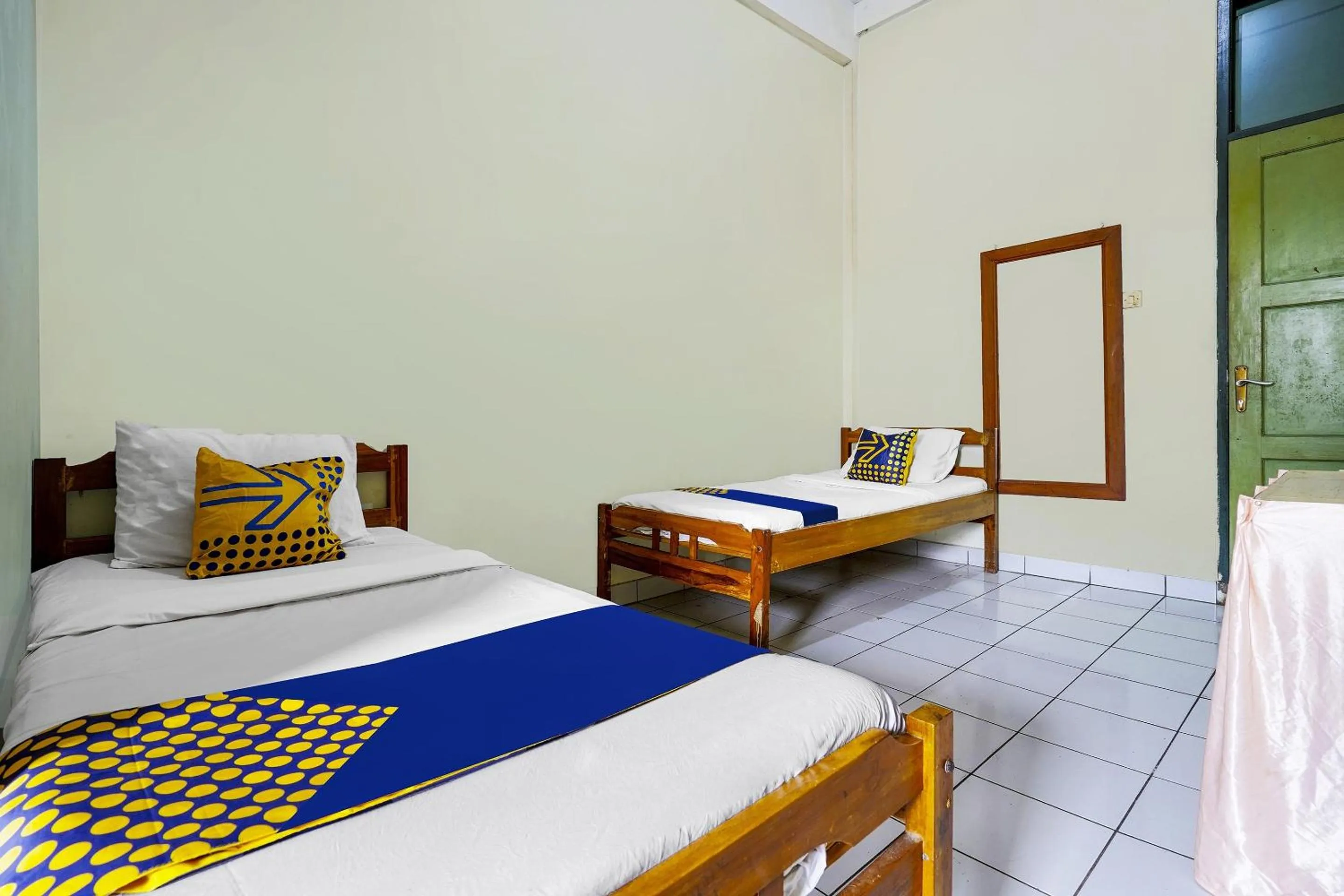 Bedroom, Bed in Hotel O Wisma Lec Syariah