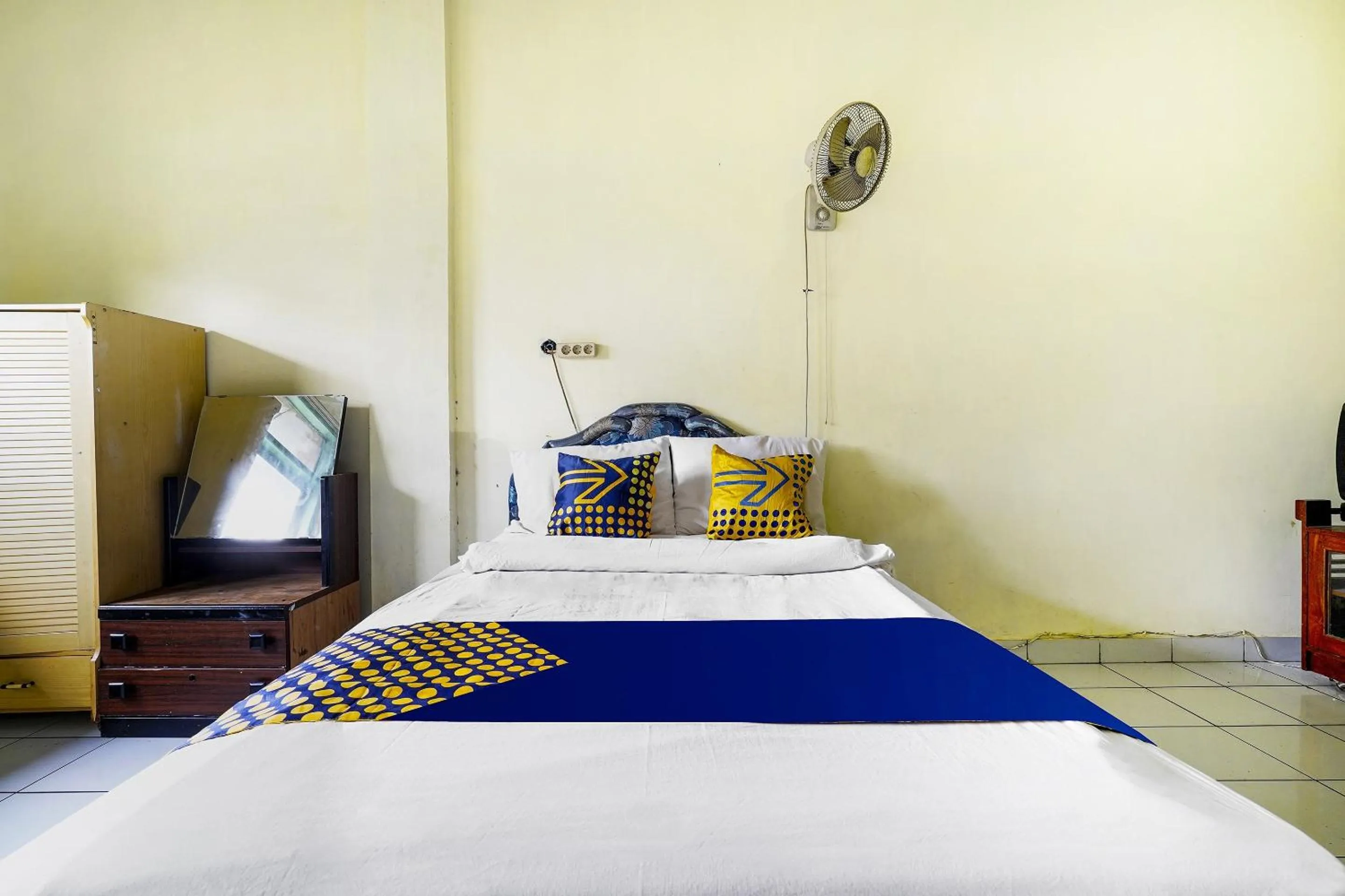 Bedroom, Bed in Hotel O Wisma Lec Syariah
