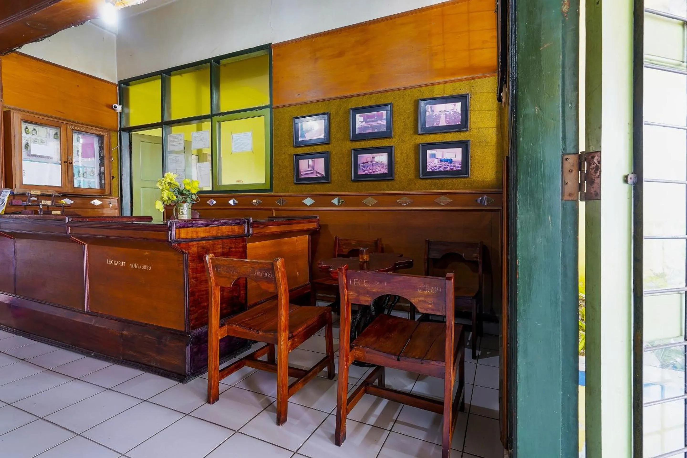 Lobby or reception in Hotel O Wisma Lec Syariah