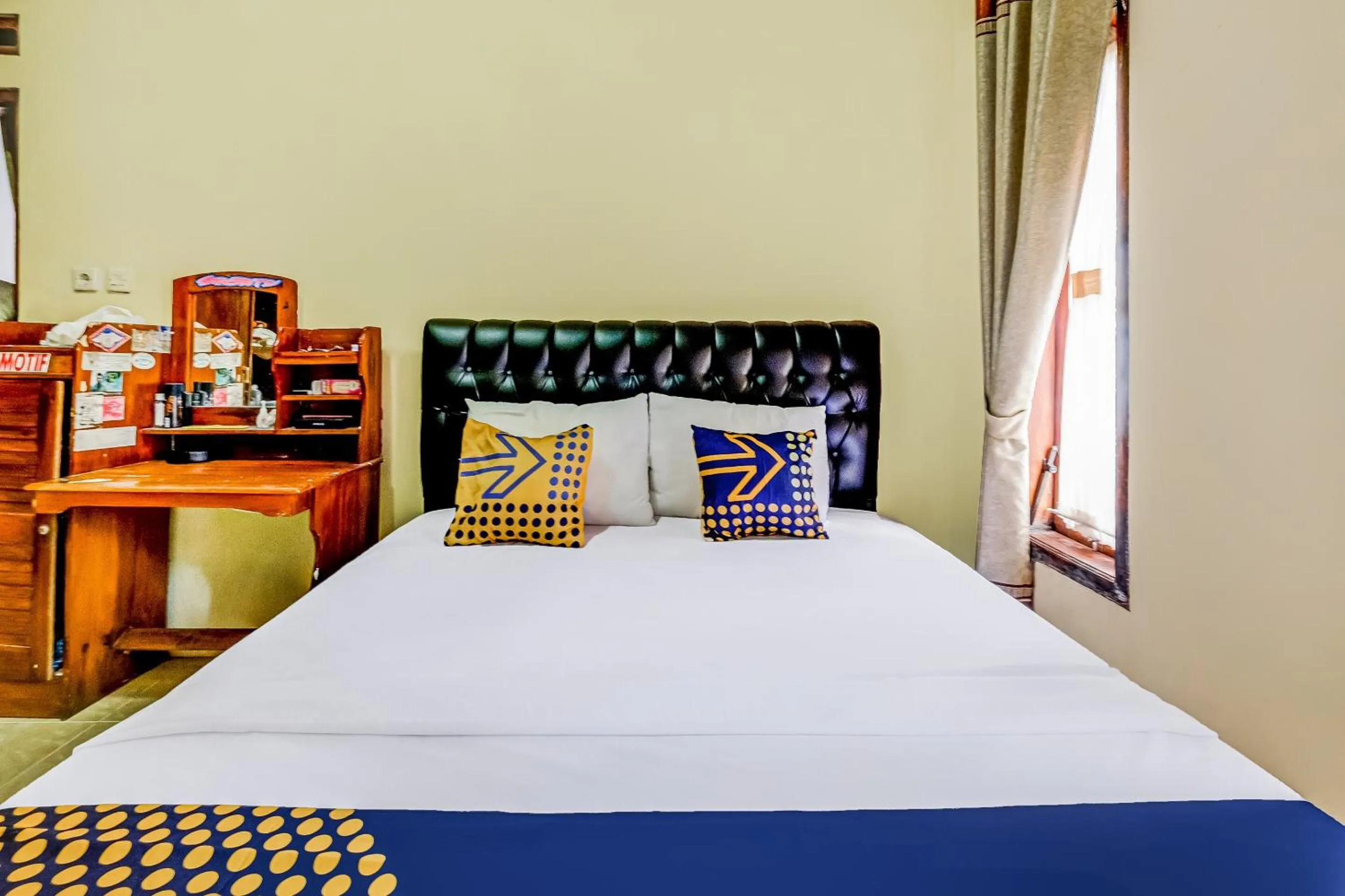 Bedroom, Bed in Hotel O Desa Wisata Santanamekar