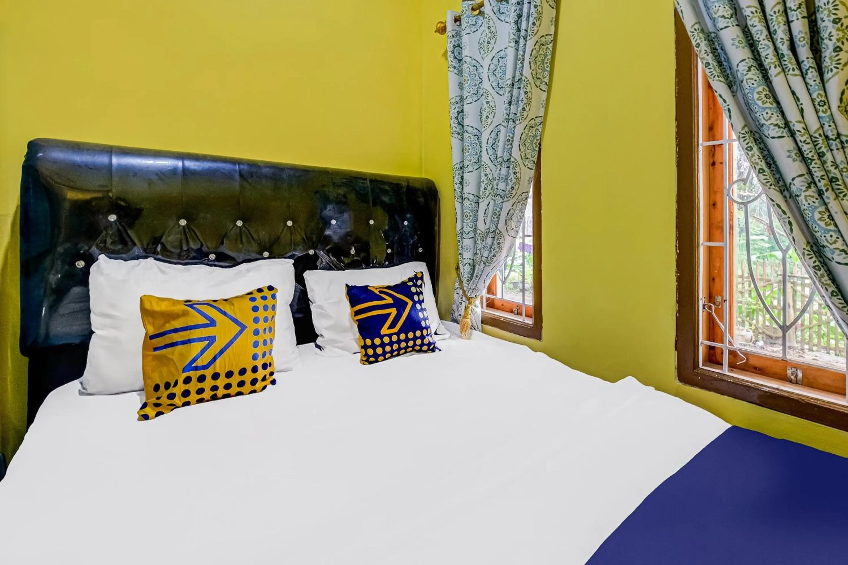 Bedroom, Bed in Hotel O Desa Wisata Santanamekar