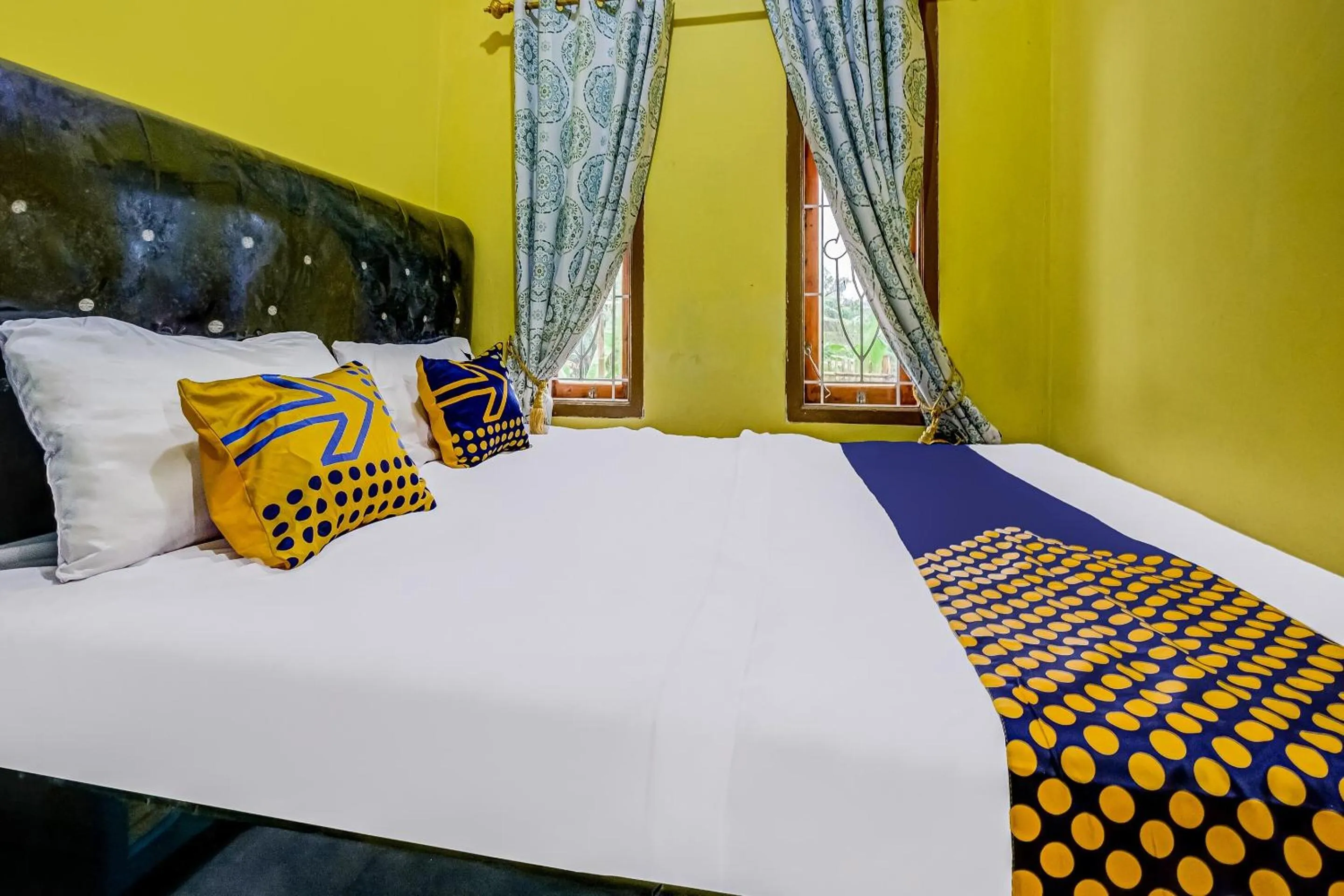 Bedroom, Bed in Hotel O Desa Wisata Santanamekar