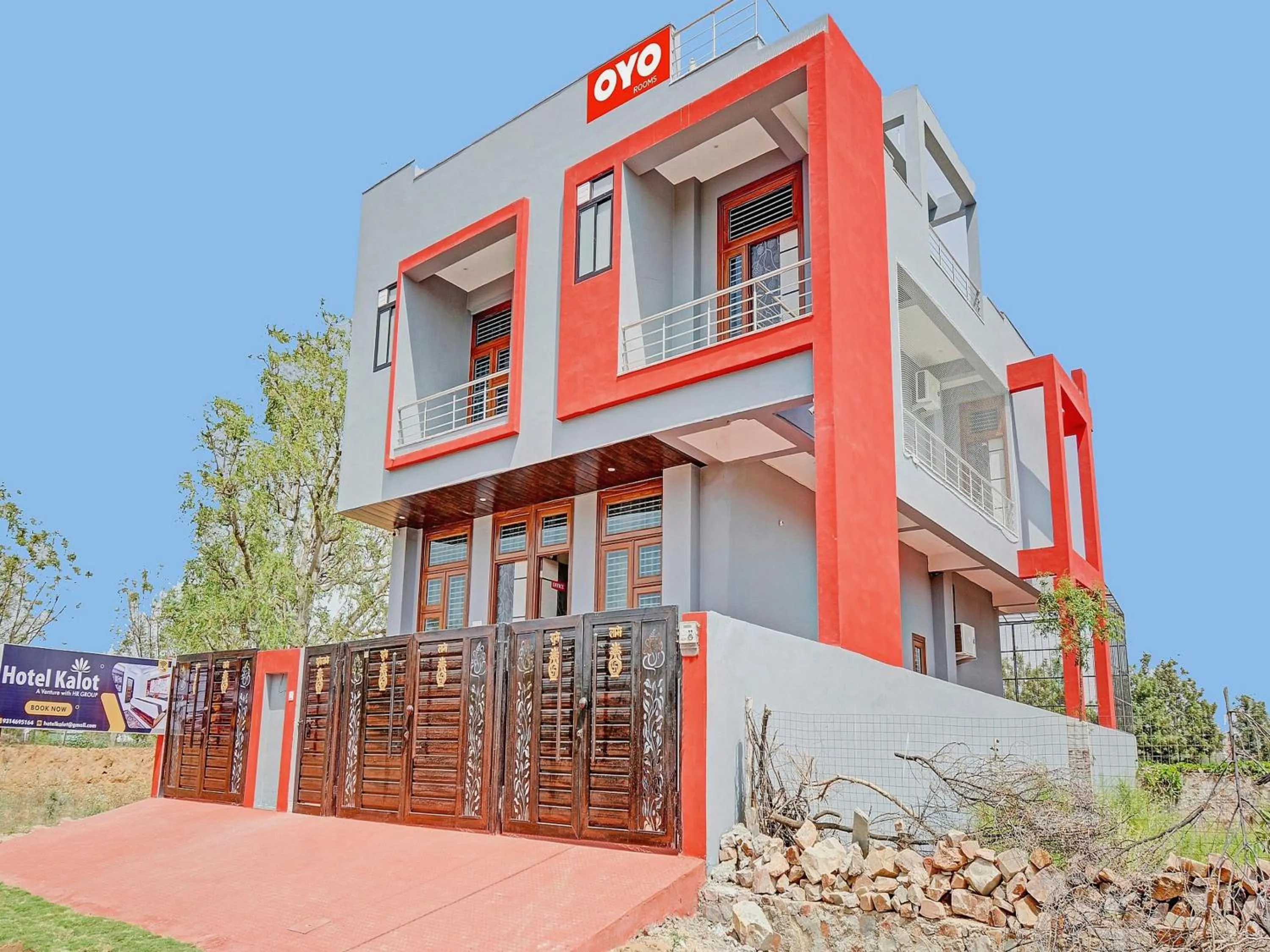 Facade/entrance in Hotel O Kalot