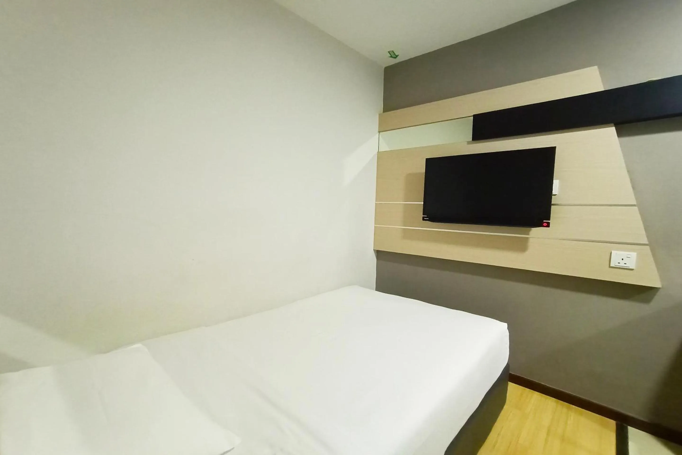 Bedroom, Bed in Hotel O Hi Inn