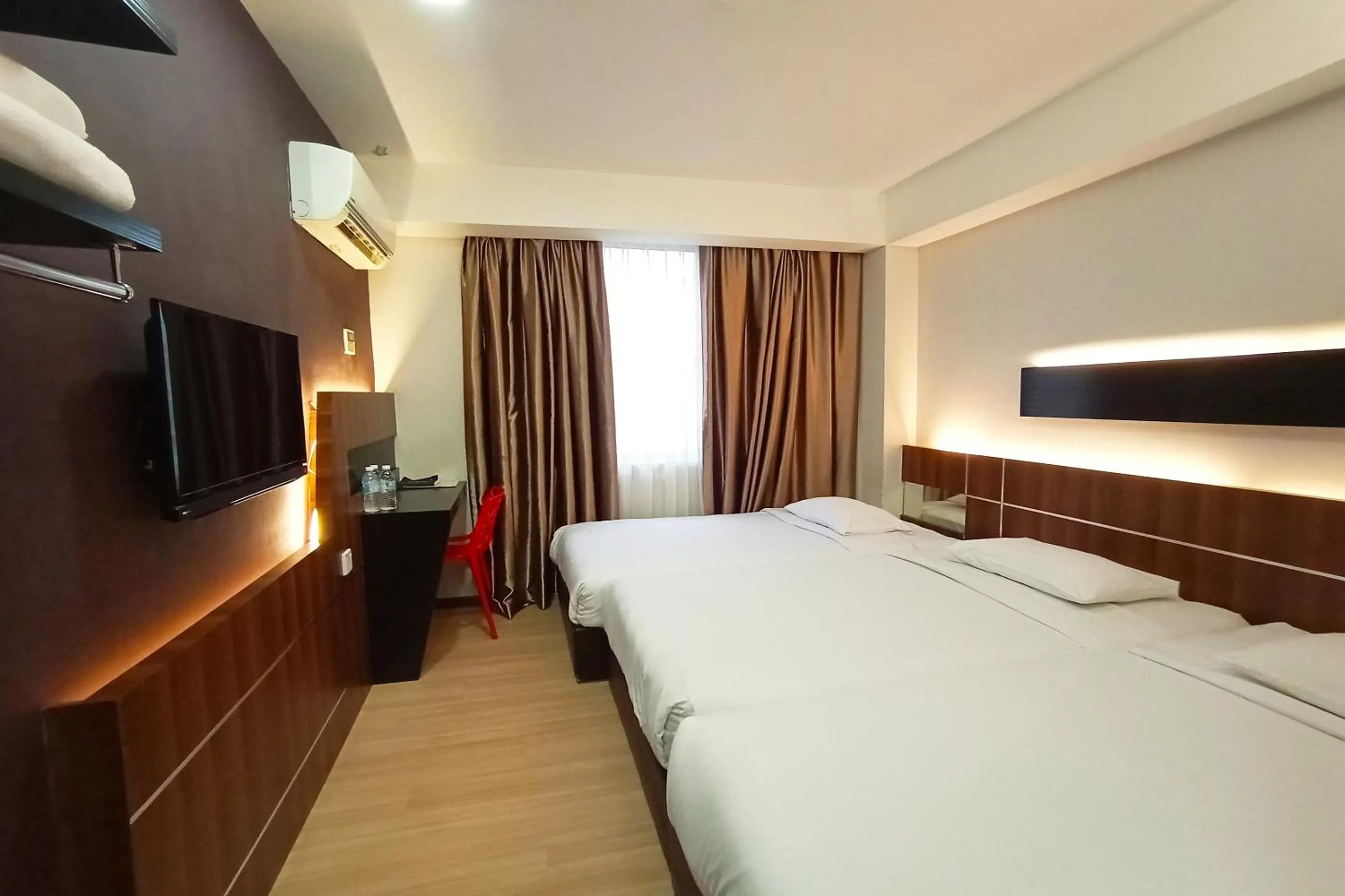 Bedroom, Bed in Hotel O Hi Inn