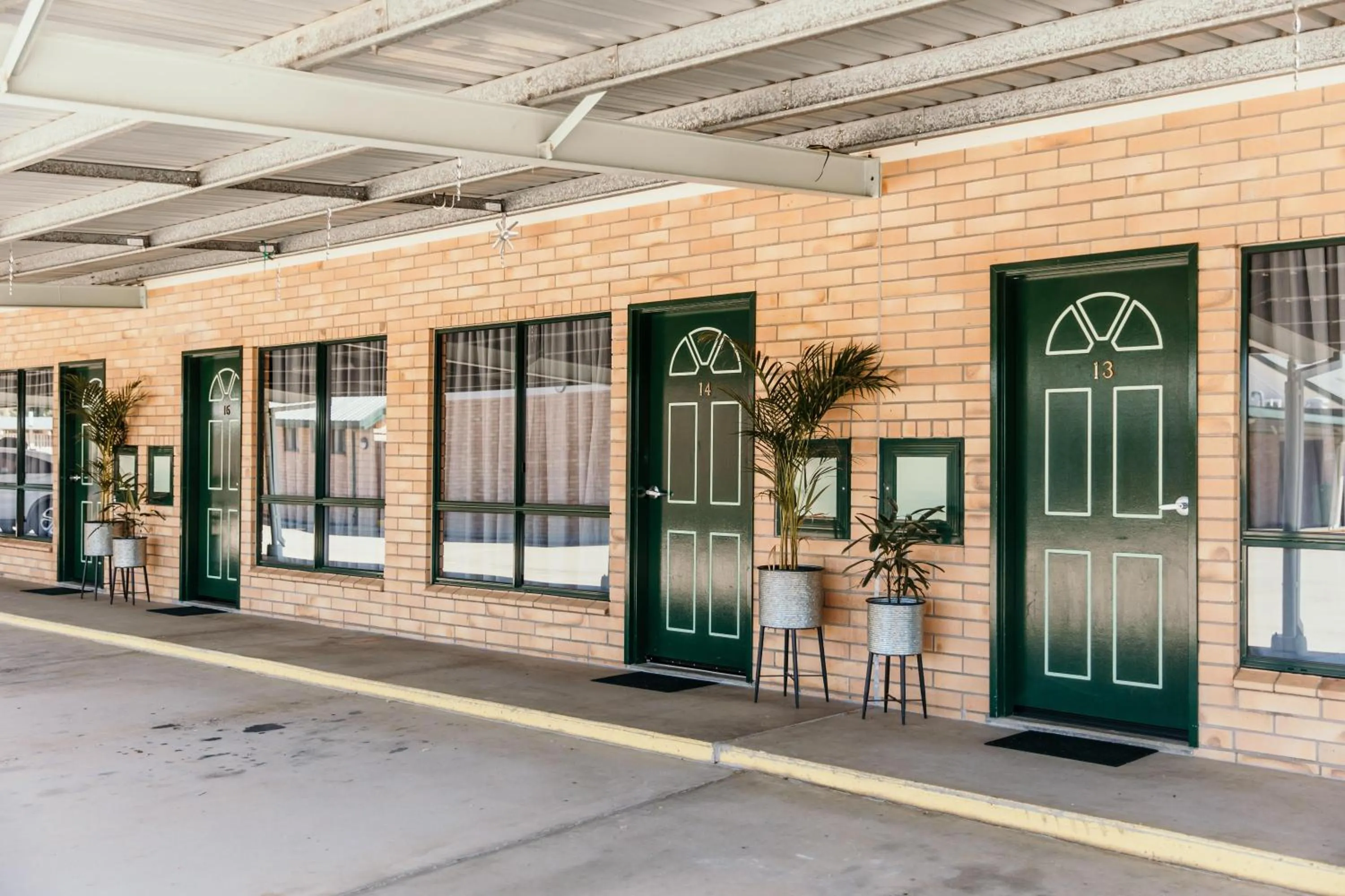 Property building in Oasis Motor Inn Blackall