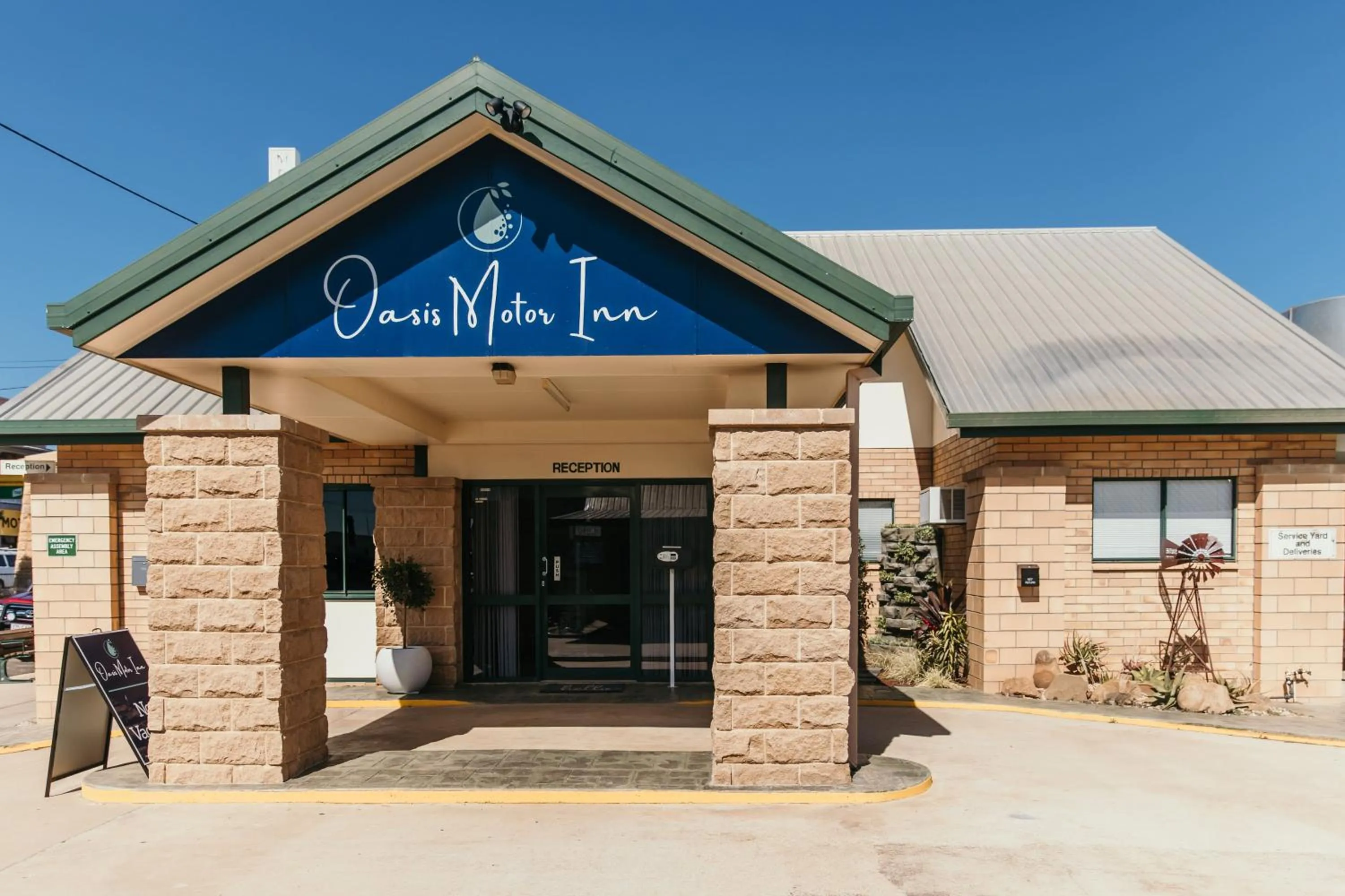 Property building in Oasis Motor Inn Blackall