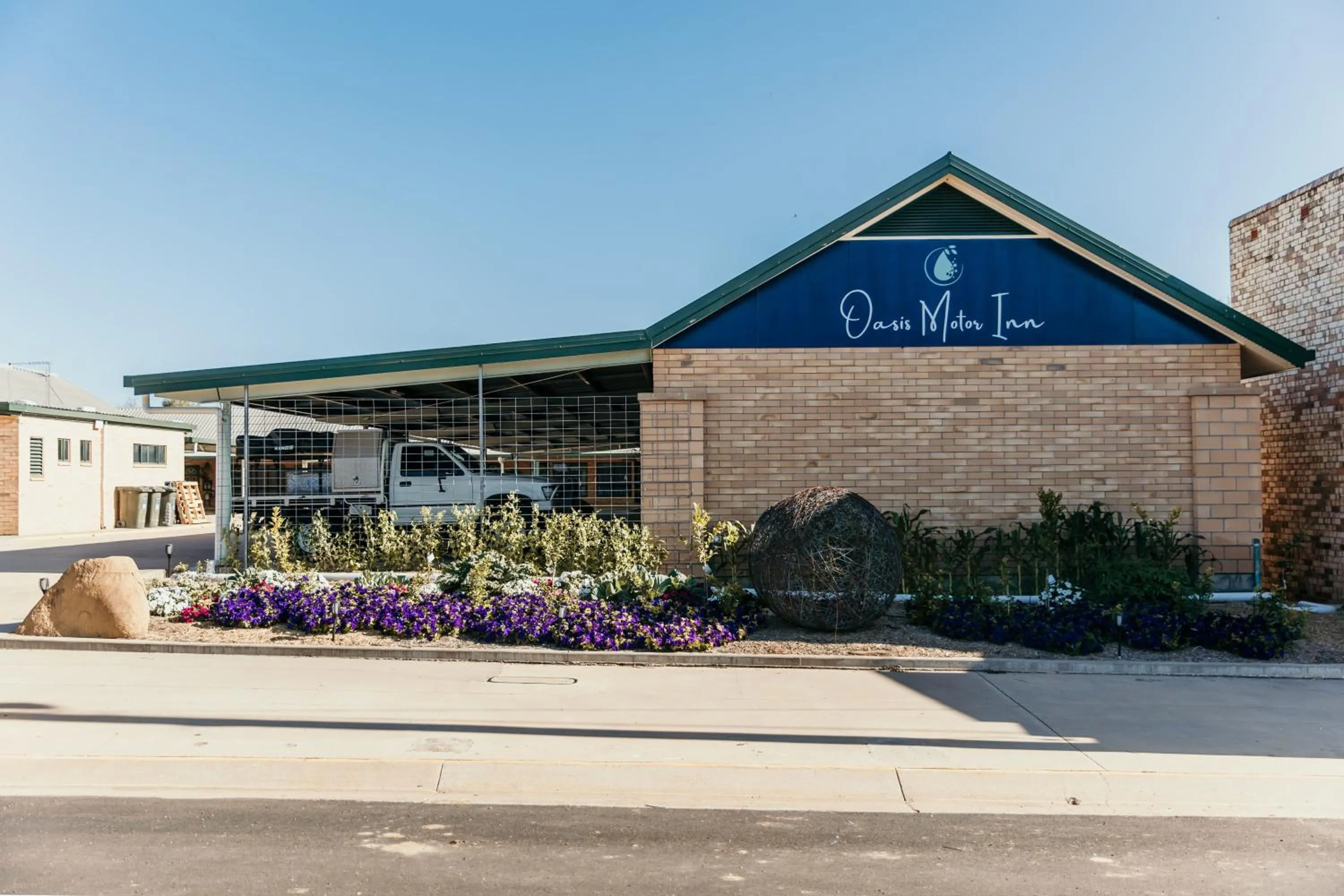 Property building in Oasis Motor Inn Blackall