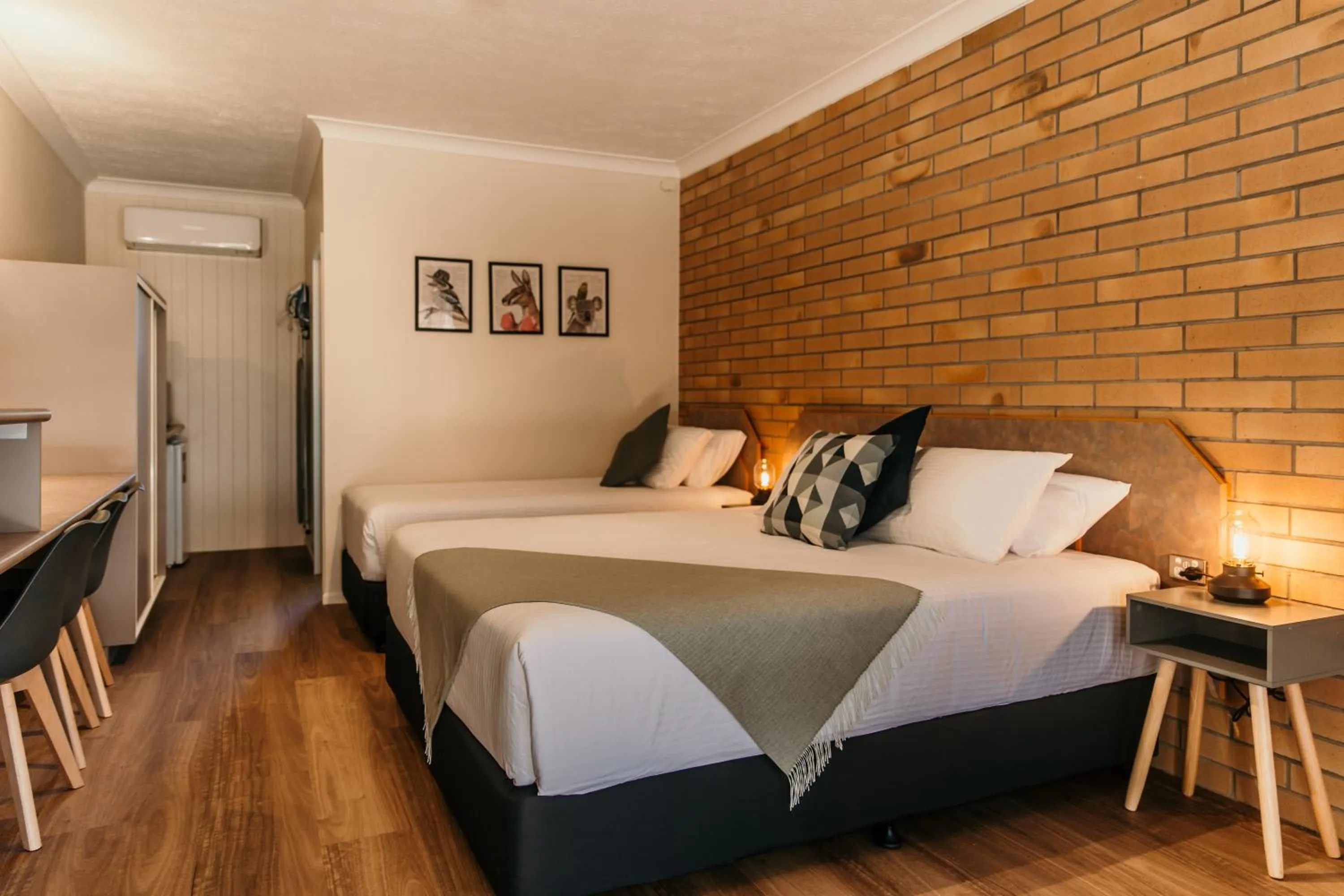 Photo of the whole room, Bed in Oasis Motor Inn Blackall