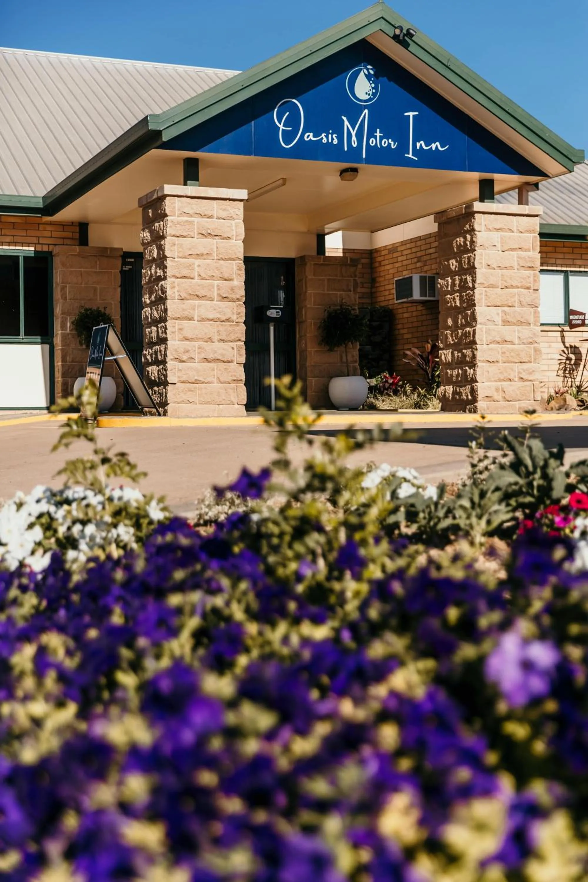 Property building in Oasis Motor Inn Blackall