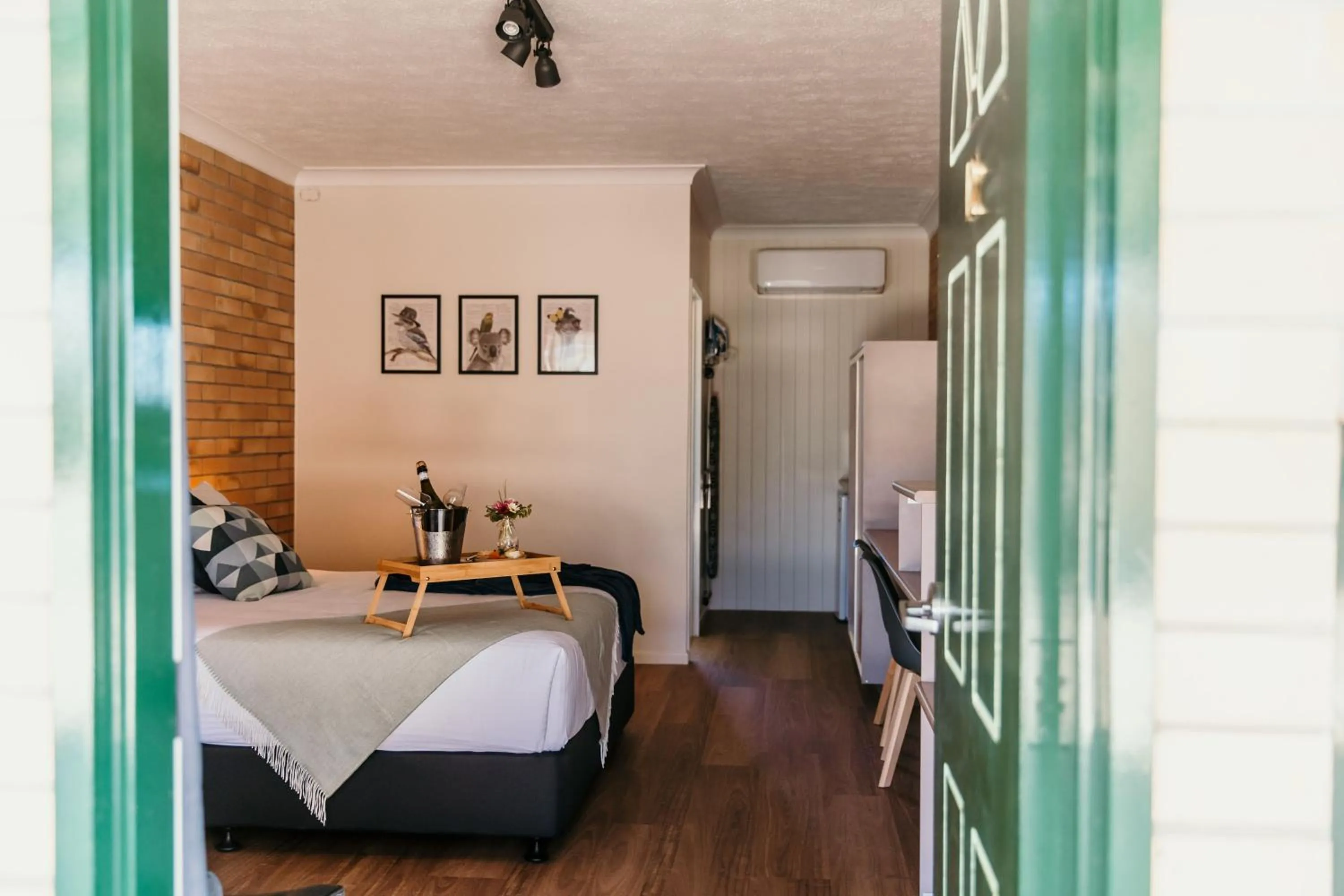 Bed in Oasis Motor Inn Blackall