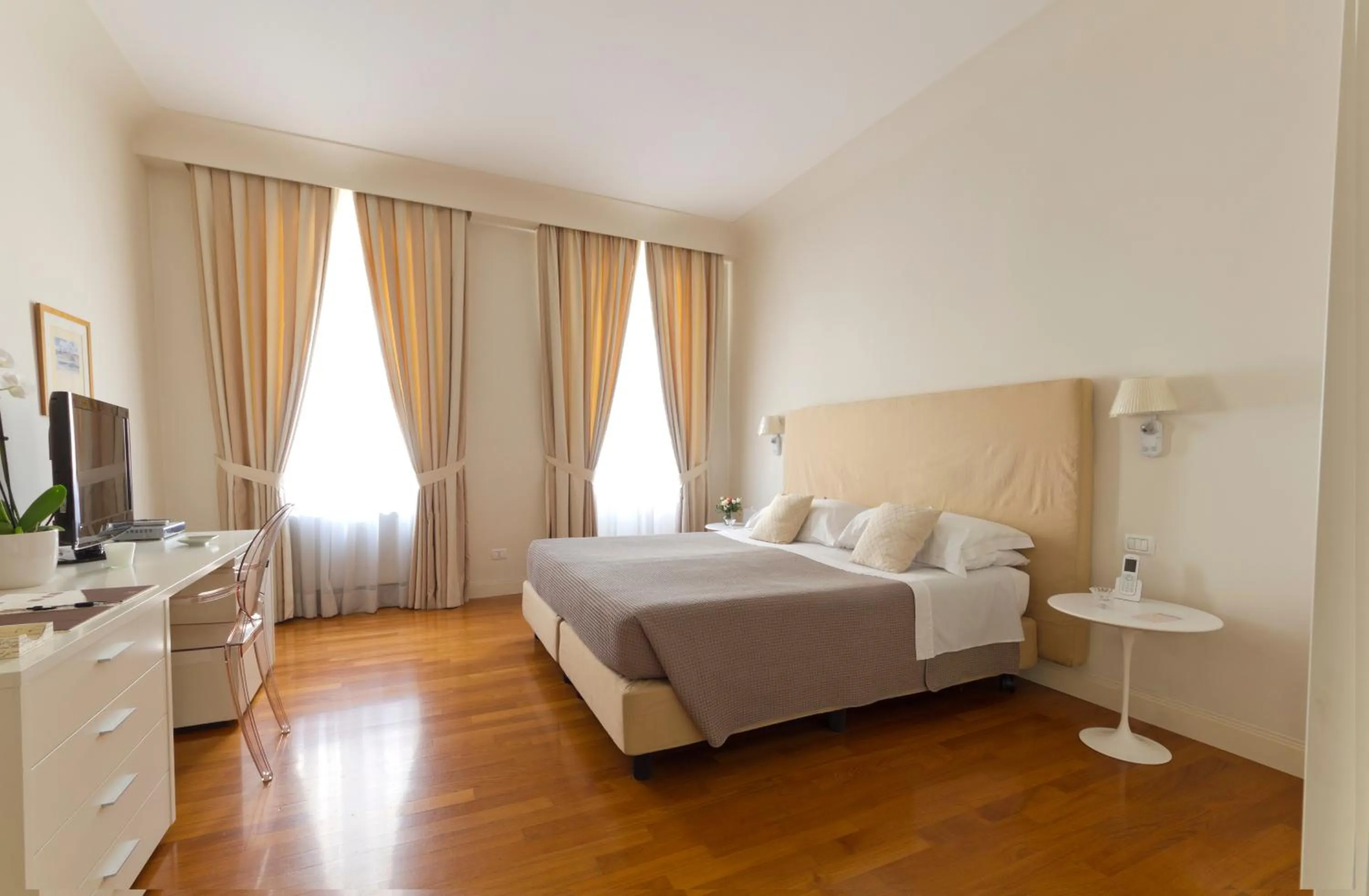 Bedroom, Bed in Residence Hilda