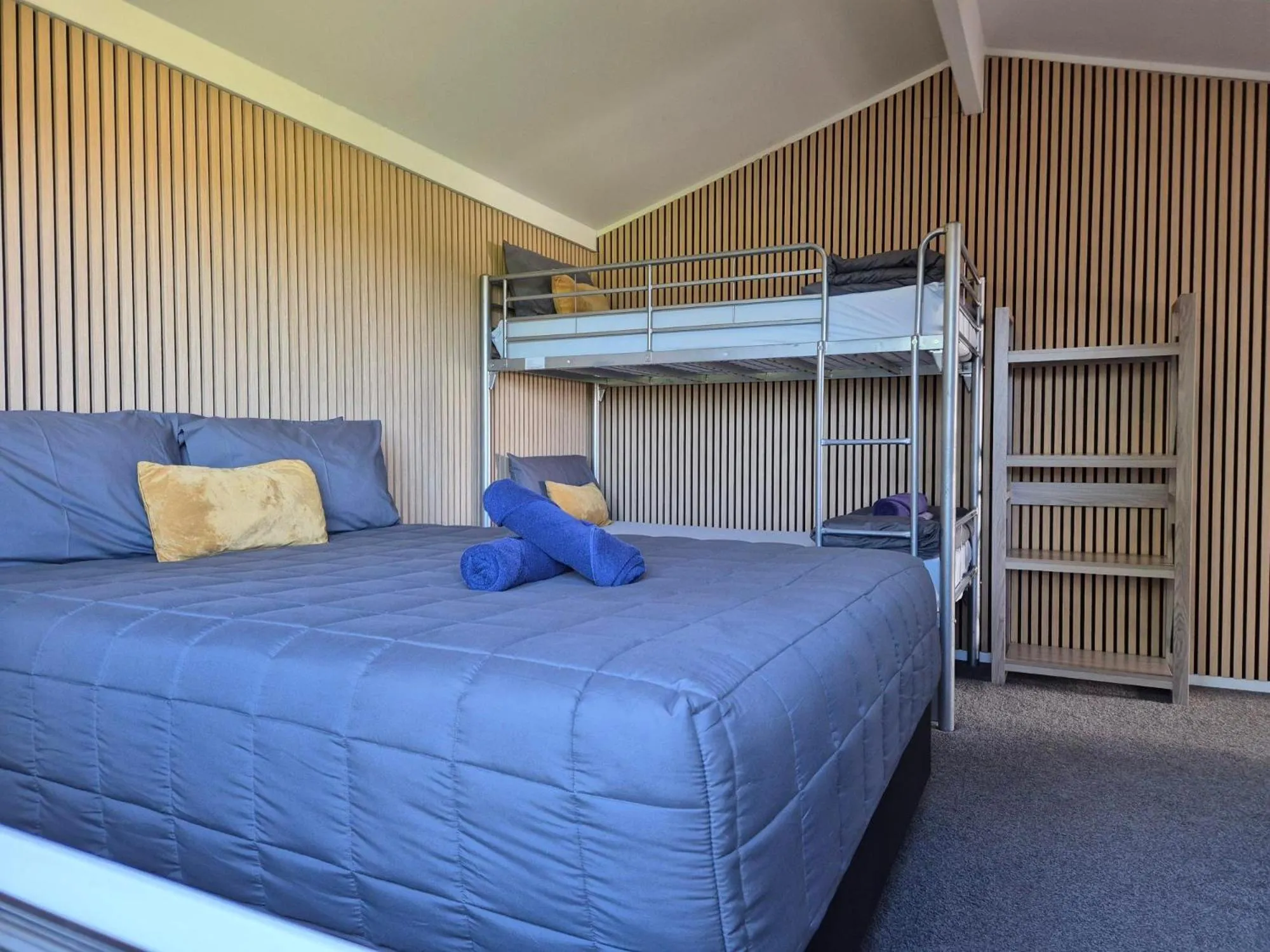 Bed in Tidewater Motel & Tourist Park