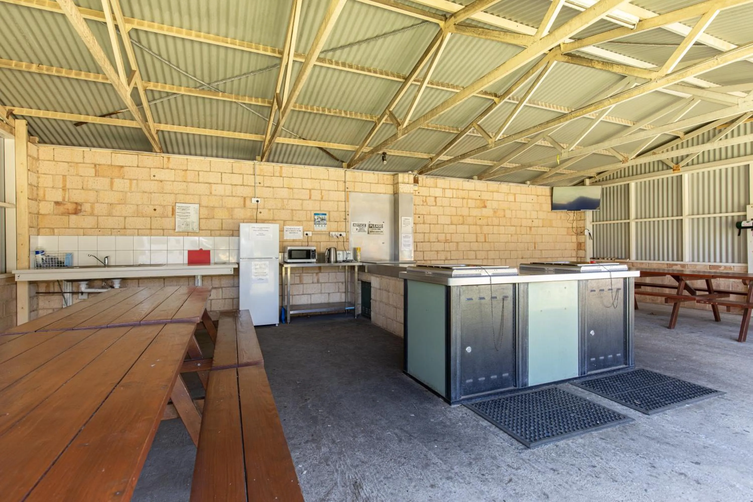 BBQ facilities in Belair Gardens Caravan Park