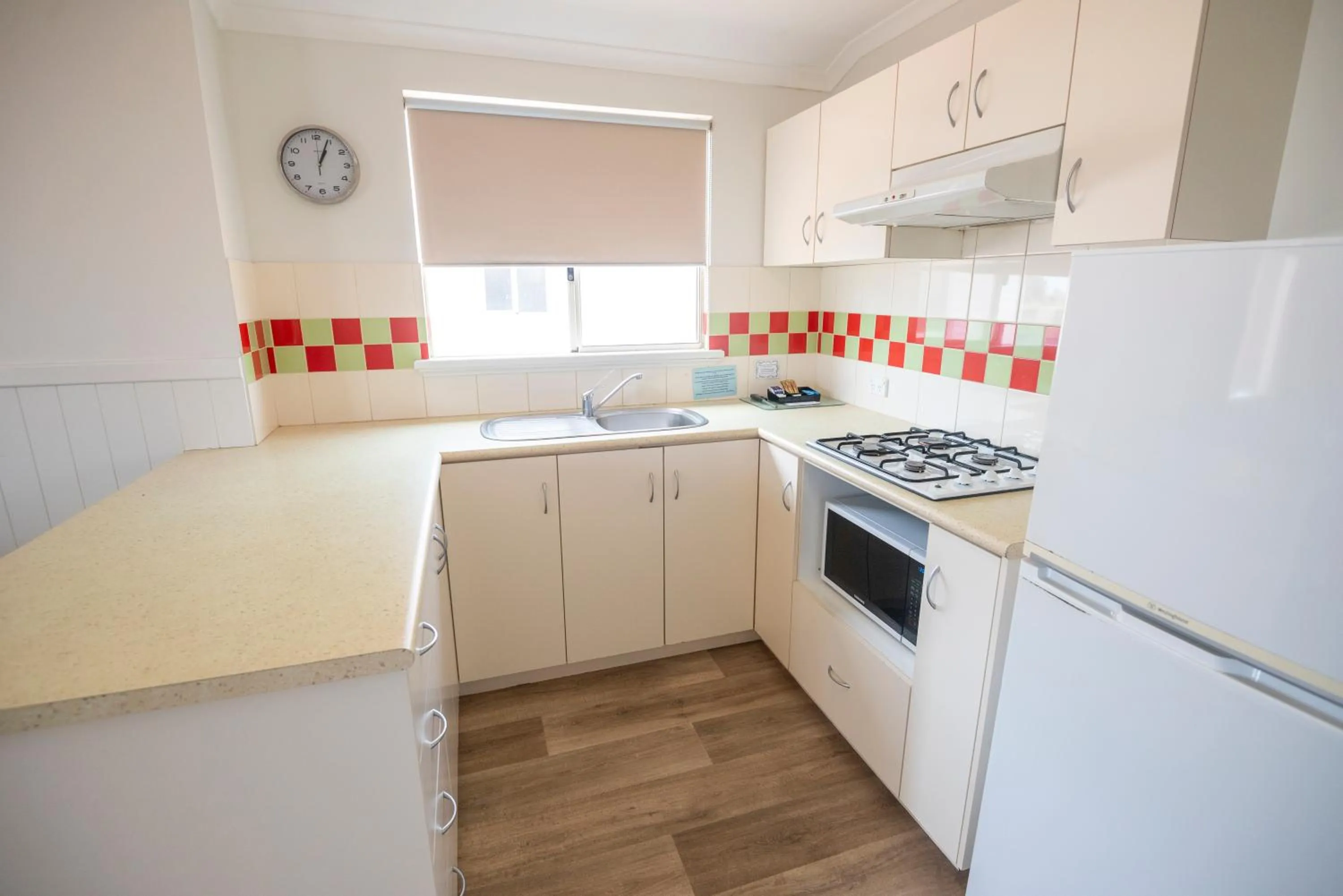 Kitchen or kitchenette in Belair Gardens Caravan Park