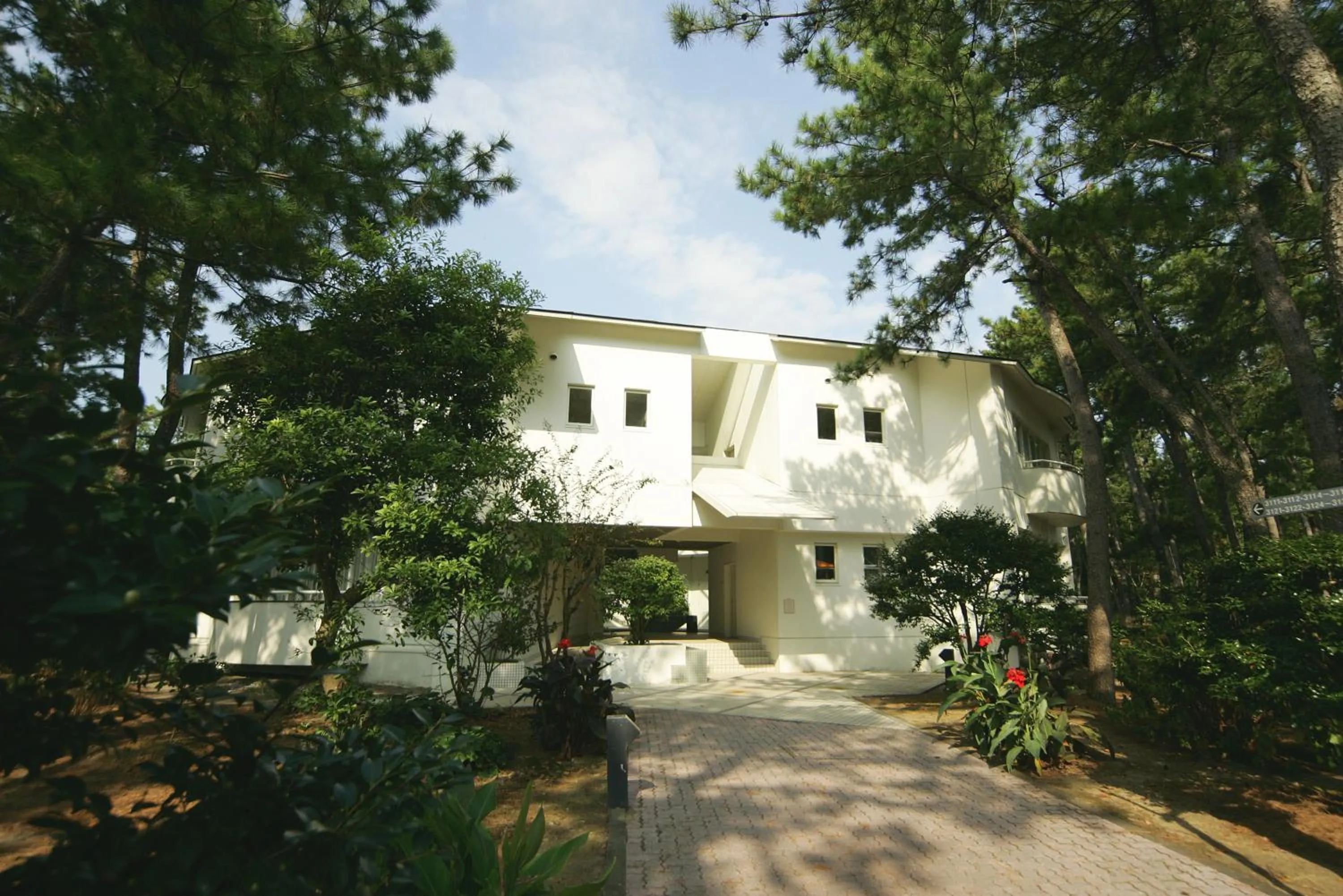 Property building in Luxze Hitotsuba/Cottage Himuka